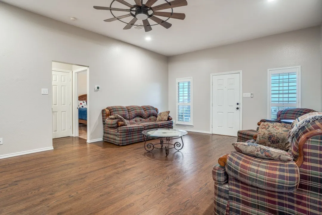 Single Family Residence For Sale in Wise County , 108 High Meadows Court, Decatur, Texas 76234, 3 Bedroom, 3 Bathroom, 2 Garage spaces, 2,536 Sqft, built in 2004, mls#21386971, Real Estate Agent in Decatur, Homes For Sale in Wise county, Homes For Sale in Decatur, Realtor in Decatur Texas, Real Estate Brokerage Independent Realty Texas, Luminita Cordes Realtor
