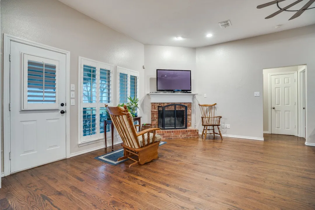 Single Family Residence For Sale in Wise County , 108 High Meadows Court, Decatur, Texas 76234, 3 Bedroom, 3 Bathroom, 2 Garage spaces, 2,536 Sqft, built in 2004, mls#21386971, Real Estate Agent in Decatur, Homes For Sale in Wise county, Homes For Sale in Decatur, Realtor in Decatur Texas, Real Estate Brokerage Independent Realty Texas, Luminita Cordes Realtor