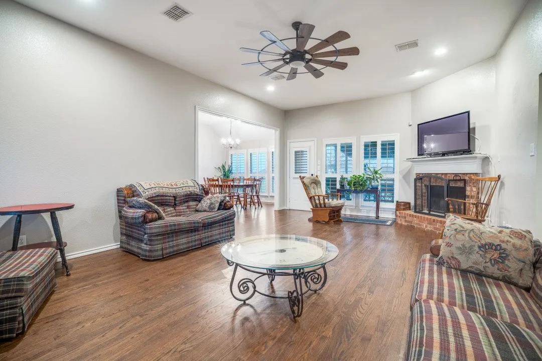 Single Family Residence For Sale in Wise County , 108 High Meadows Court, Decatur, Texas 76234, 3 Bedroom, 3 Bathroom, 2 Garage spaces, 2,536 Sqft, built in 2004, mls#21386971, Real Estate Agent in Decatur, Homes For Sale in Wise county, Homes For Sale in Decatur, Realtor in Decatur Texas, Real Estate Brokerage Independent Realty Texas, Luminita Cordes Realtor