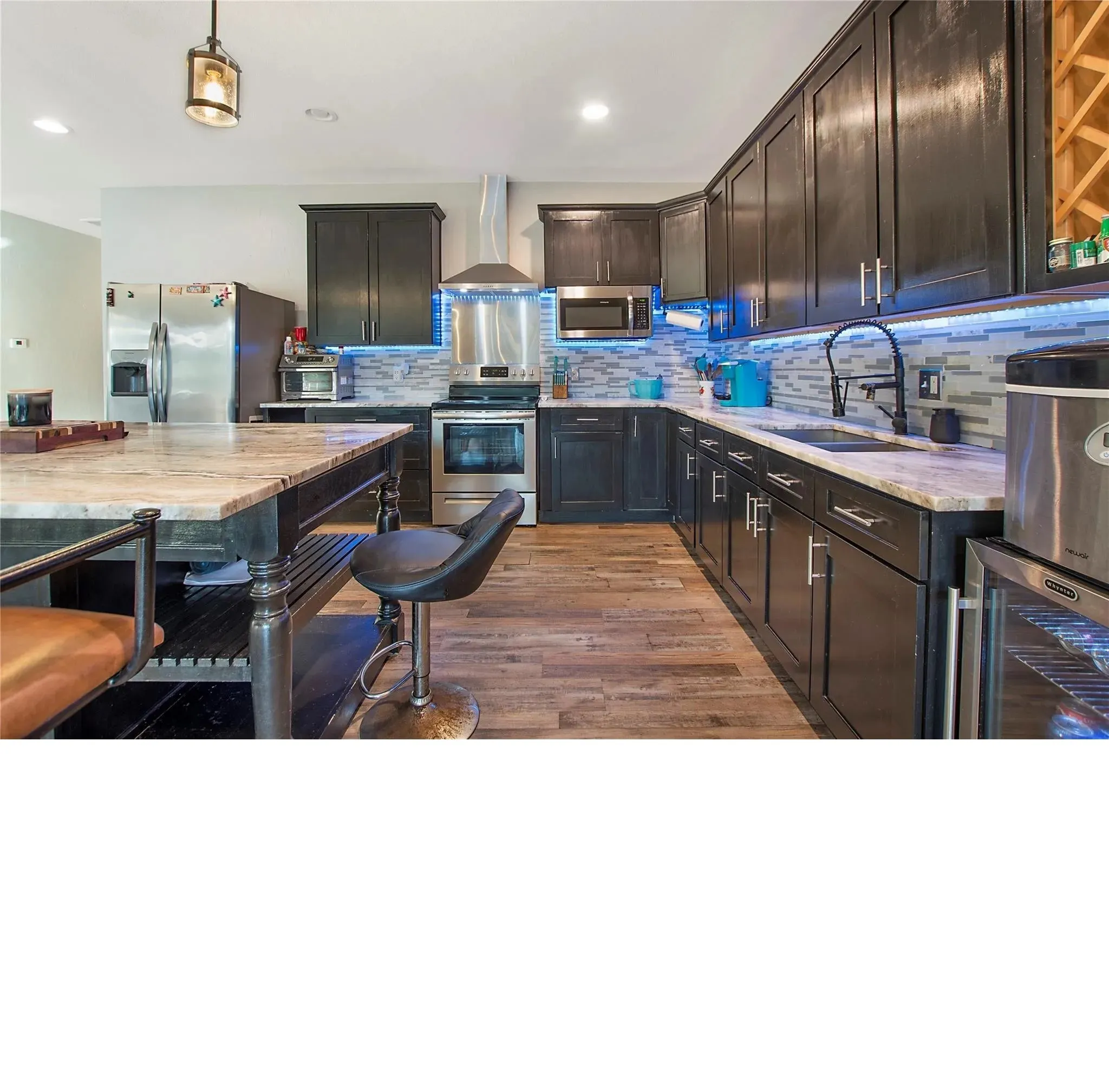 Single Family Residence For Rent in Henderson County , 166 INDIAN GAP, Mabank, Texas 75156, 6 Bedroom, 4 Bathroom, Garage spaces, 2,800 Sqft, built in 2021, mls#21387062, Real Estate Agent in Mabank, Homes For Rent in Henderson county, Homes For Rent in Mabank, Realtor in Mabank Texas, Real Estate Brokerage Independent Realty Texas, Luminita Cordes Realtor