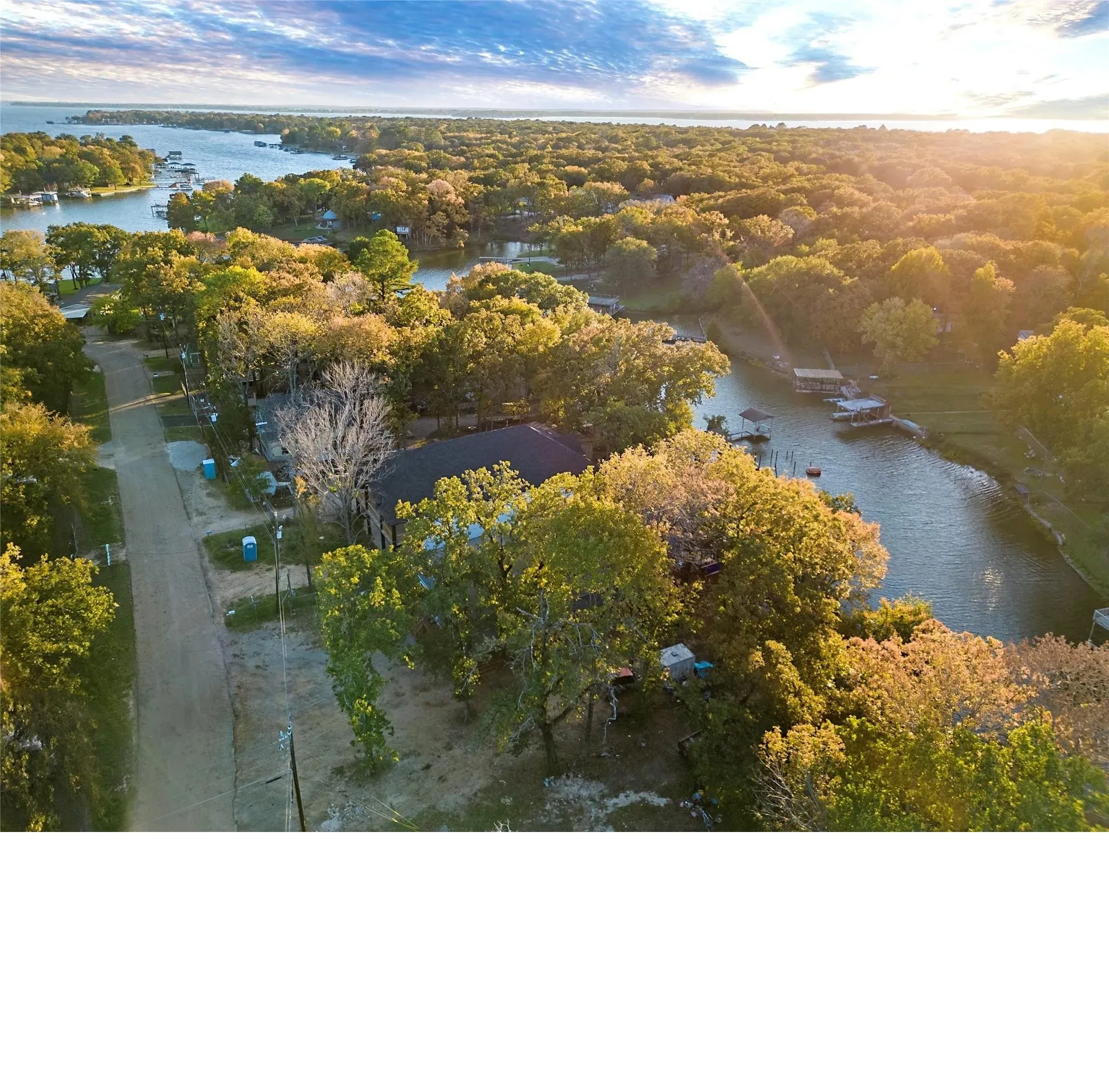 Single Family Residence For Rent in Henderson County , 166 INDIAN GAP, Mabank, Texas 75156, 6 Bedroom, 4 Bathroom, Garage spaces, 2,800 Sqft, built in 2021, mls#21387062, Real Estate Agent in Mabank, Homes For Rent in Henderson county, Homes For Rent in Mabank, Realtor in Mabank Texas, Real Estate Brokerage Independent Realty Texas, Luminita Cordes Realtor