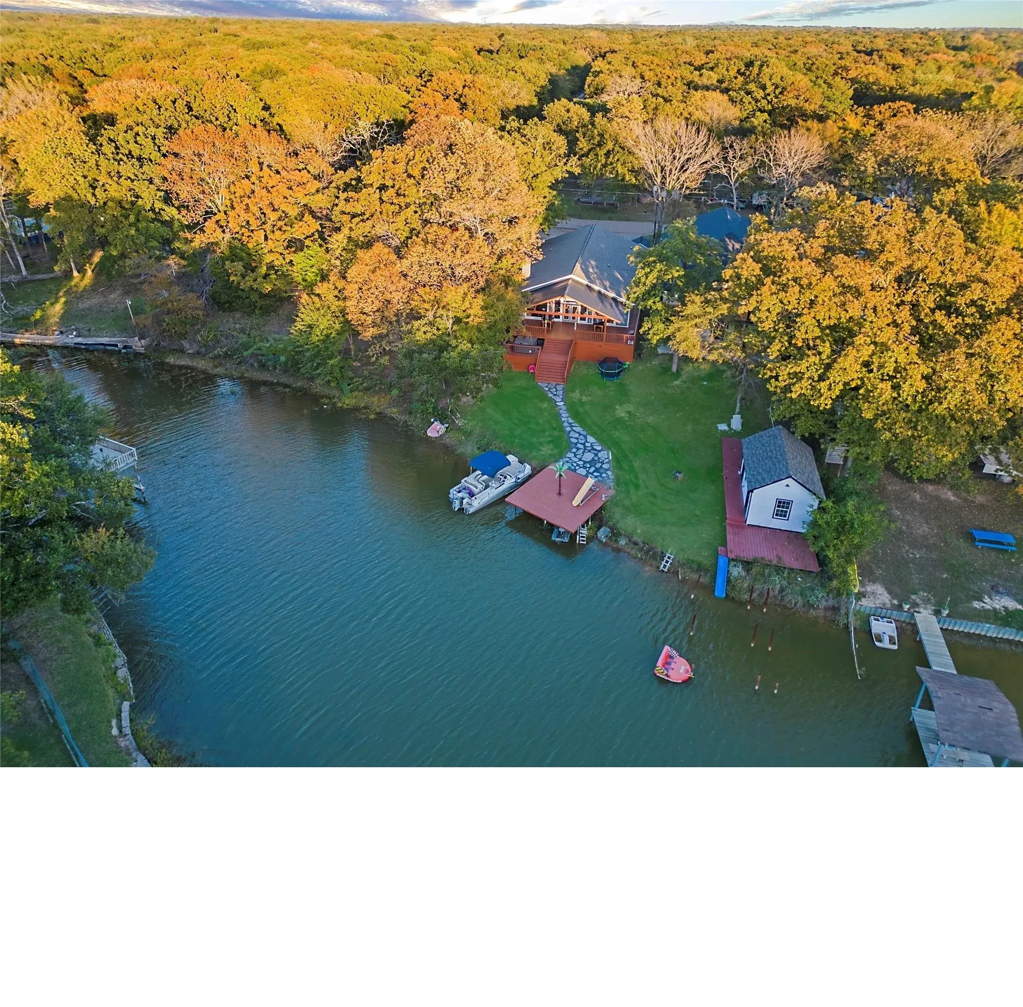 Single Family Residence For Rent in Henderson County , 166 INDIAN GAP, Mabank, Texas 75156, 6 Bedroom, 4 Bathroom, Garage spaces, 2,800 Sqft, built in 2021, mls#21387062, Real Estate Agent in Mabank, Homes For Rent in Henderson county, Homes For Rent in Mabank, Realtor in Mabank Texas, Real Estate Brokerage Independent Realty Texas, Luminita Cordes Realtor