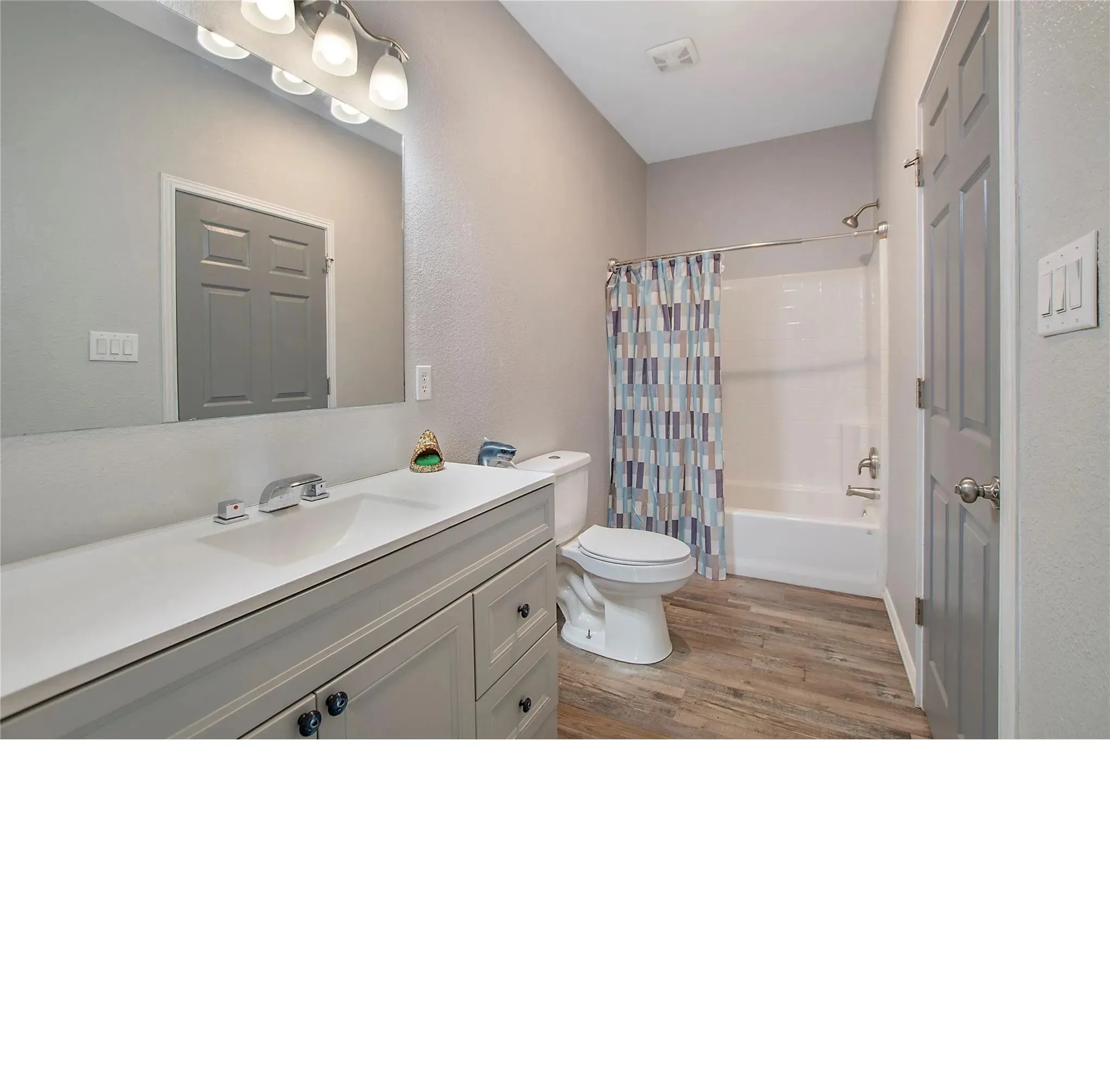 Single Family Residence For Rent in Henderson County , 166 INDIAN GAP, Mabank, Texas 75156, 6 Bedroom, 4 Bathroom, Garage spaces, 2,800 Sqft, built in 2021, mls#21387062, Real Estate Agent in Mabank, Homes For Rent in Henderson county, Homes For Rent in Mabank, Realtor in Mabank Texas, Real Estate Brokerage Independent Realty Texas, Luminita Cordes Realtor
