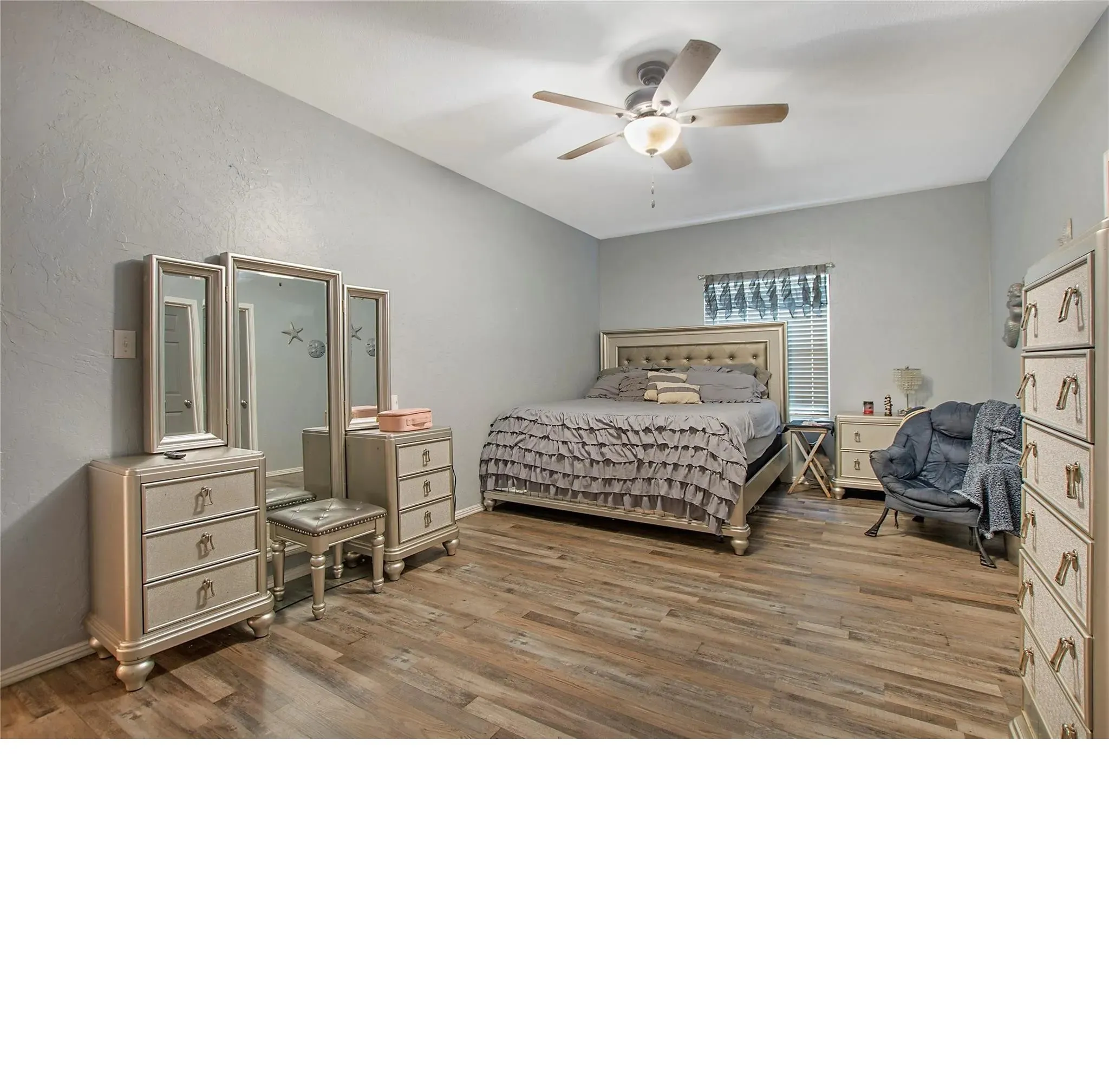 Single Family Residence For Rent in Henderson County , 166 INDIAN GAP, Mabank, Texas 75156, 6 Bedroom, 4 Bathroom, Garage spaces, 2,800 Sqft, built in 2021, mls#21387062, Real Estate Agent in Mabank, Homes For Rent in Henderson county, Homes For Rent in Mabank, Realtor in Mabank Texas, Real Estate Brokerage Independent Realty Texas, Luminita Cordes Realtor
