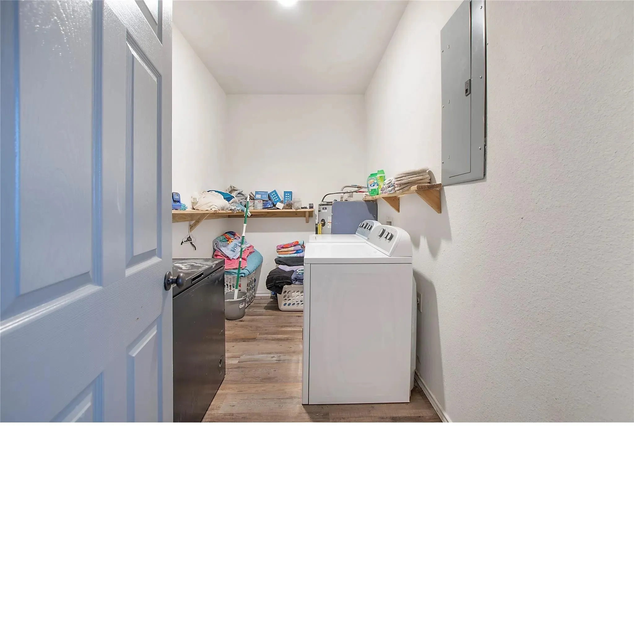 Single Family Residence For Rent in Henderson County , 166 INDIAN GAP, Mabank, Texas 75156, 6 Bedroom, 4 Bathroom, Garage spaces, 2,800 Sqft, built in 2021, mls#21387062, Real Estate Agent in Mabank, Homes For Rent in Henderson county, Homes For Rent in Mabank, Realtor in Mabank Texas, Real Estate Brokerage Independent Realty Texas, Luminita Cordes Realtor