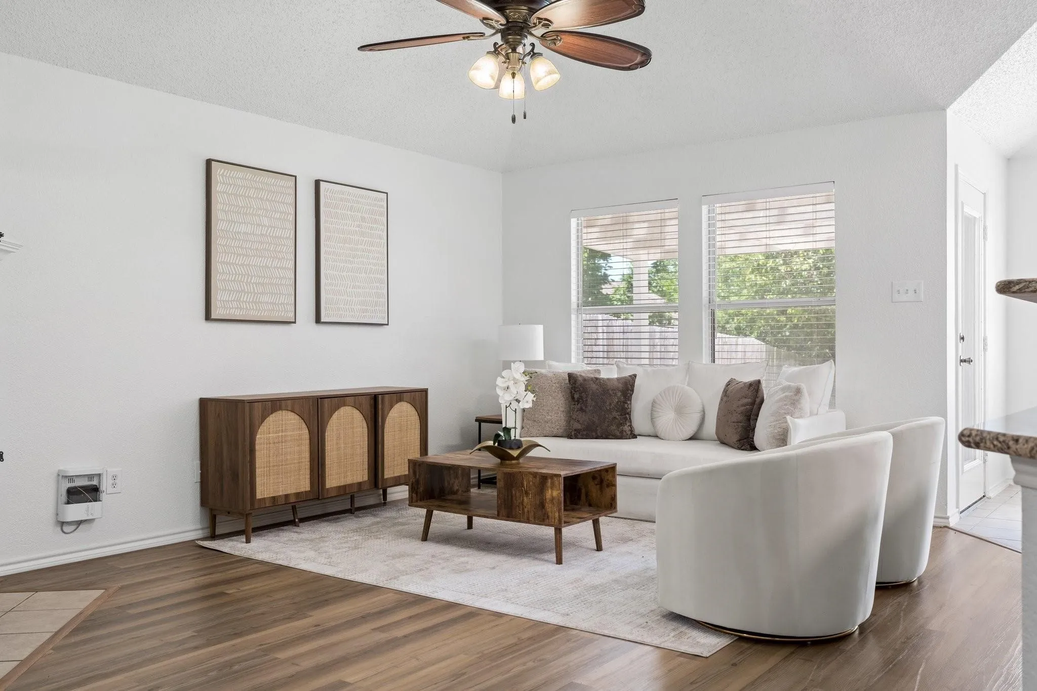 Single Family Residence For Sale in Kaufman County , 1132 Singletree Drive, Forney, Texas 75126, 4 Bedroom, 2 Bathroom, 1 Garage spaces, 1,902 Sqft, built in 2002, mls#21387063, Real Estate Agent in Forney, Homes For Sale in Kaufman county, Homes For Sale in Forney, Realtor in Forney Texas, Real Estate Brokerage Independent Realty Texas, Luminita Cordes Realtor