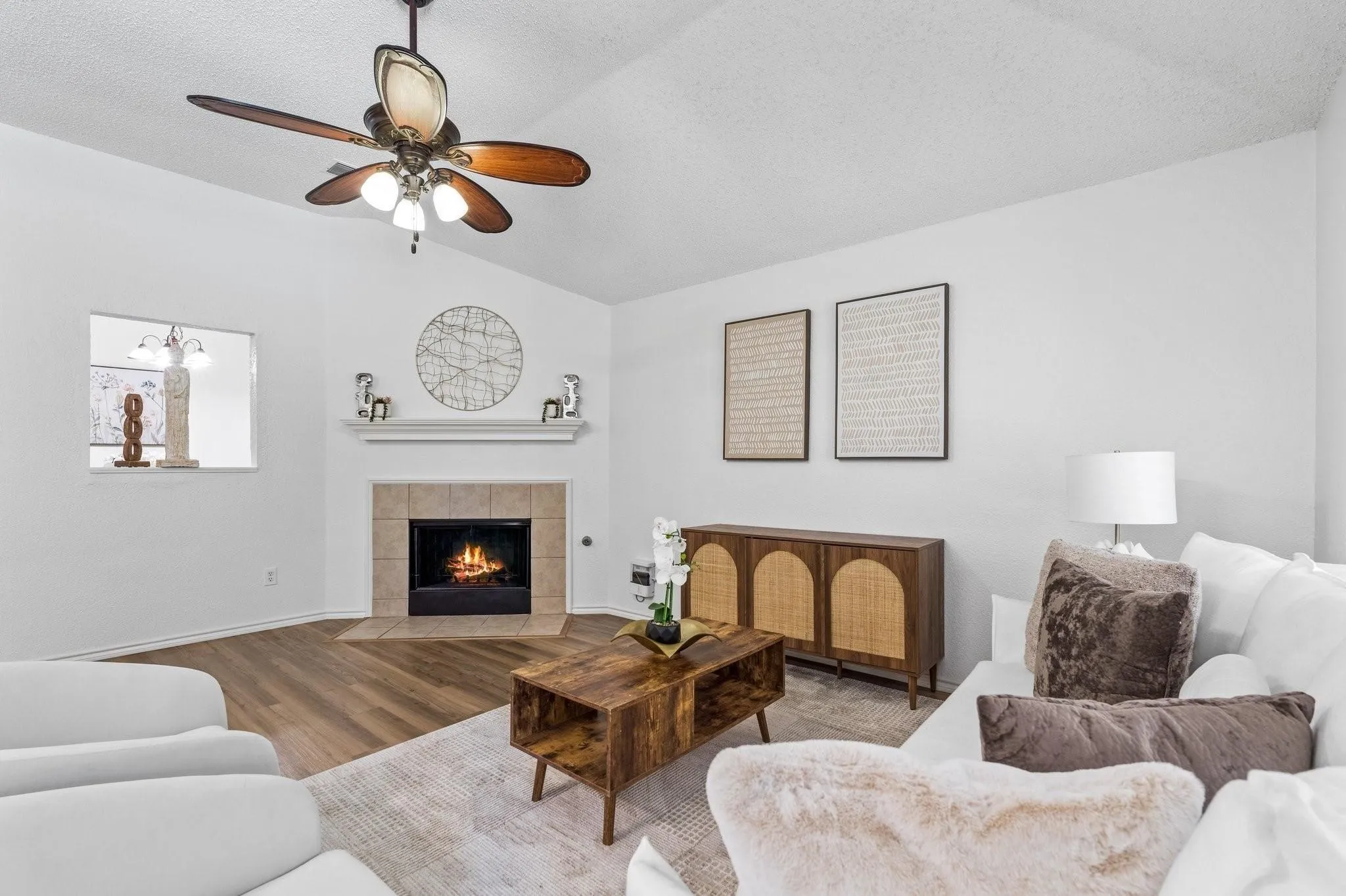 Single Family Residence For Sale in Kaufman County , 1132 Singletree Drive, Forney, Texas 75126, 4 Bedroom, 2 Bathroom, 1 Garage spaces, 1,902 Sqft, built in 2002, mls#21387063, Real Estate Agent in Forney, Homes For Sale in Kaufman county, Homes For Sale in Forney, Realtor in Forney Texas, Real Estate Brokerage Independent Realty Texas, Luminita Cordes Realtor