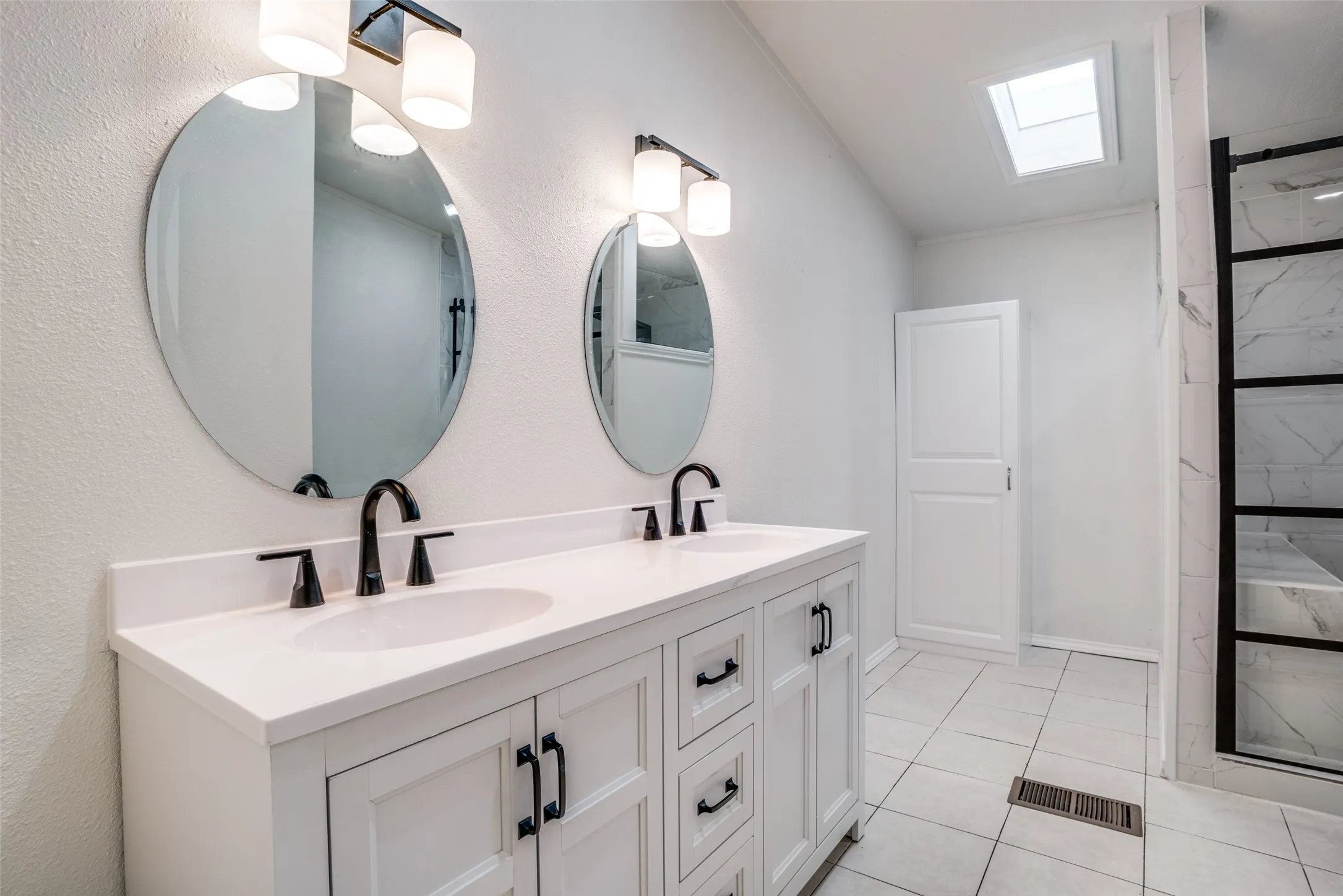 Manufactured Home For Sale in Collin County , 9695 Olive Street, Princeton, Texas 75407, 4 Bedroom, 2 Bathroom, Garage spaces, 1,344 Sqft, built in 1992, mls#21387064, Real Estate Agent in Princeton, Homes For Sale in Collin county, Homes For Sale in Princeton, Realtor in Princeton Texas, Real Estate Brokerage Independent Realty Texas, Luminita Cordes Realtor