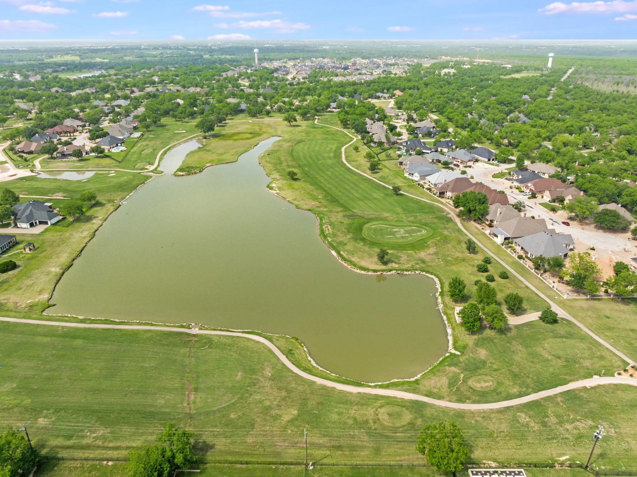 Single Family Residence For Rent in Hood County , 9520 Nutcracker Court, Granbury, Texas 76049, 2 Bedroom, 3 Bathroom, 2 Garage spaces, 2,782 Sqft, built in 2001, mls#21384441, Real Estate Agent in Granbury, Homes For Rent in Hood county, Homes For Rent in Granbury, Realtor in Granbury Texas, Real Estate Brokerage Independent Realty Texas, Luminita Cordes Realtor