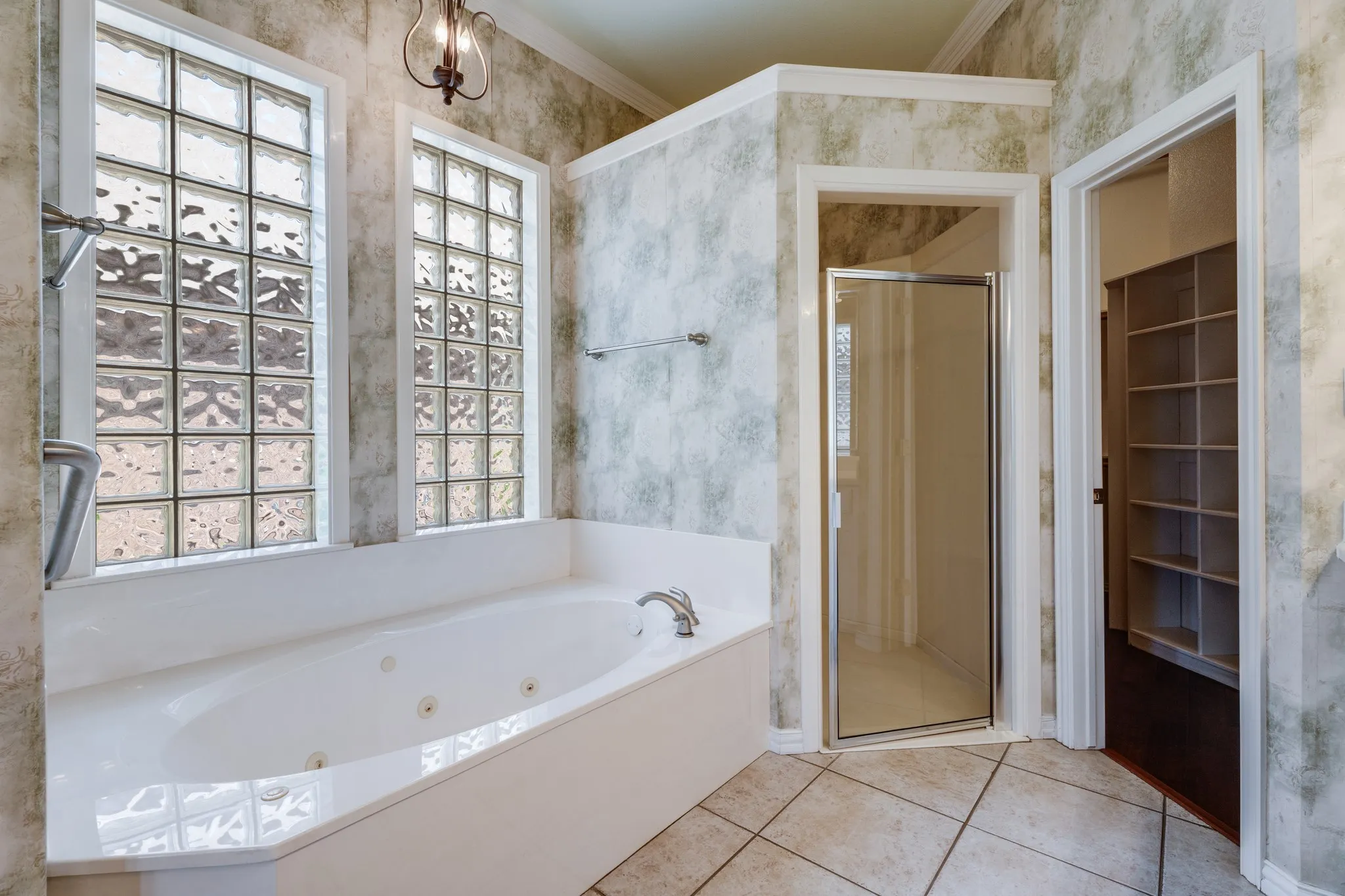 Single Family Residence For Rent in Hood County , 9520 Nutcracker Court, Granbury, Texas 76049, 2 Bedroom, 3 Bathroom, 2 Garage spaces, 2,782 Sqft, built in 2001, mls#21384441, Real Estate Agent in Granbury, Homes For Rent in Hood county, Homes For Rent in Granbury, Realtor in Granbury Texas, Real Estate Brokerage Independent Realty Texas, Luminita Cordes Realtor