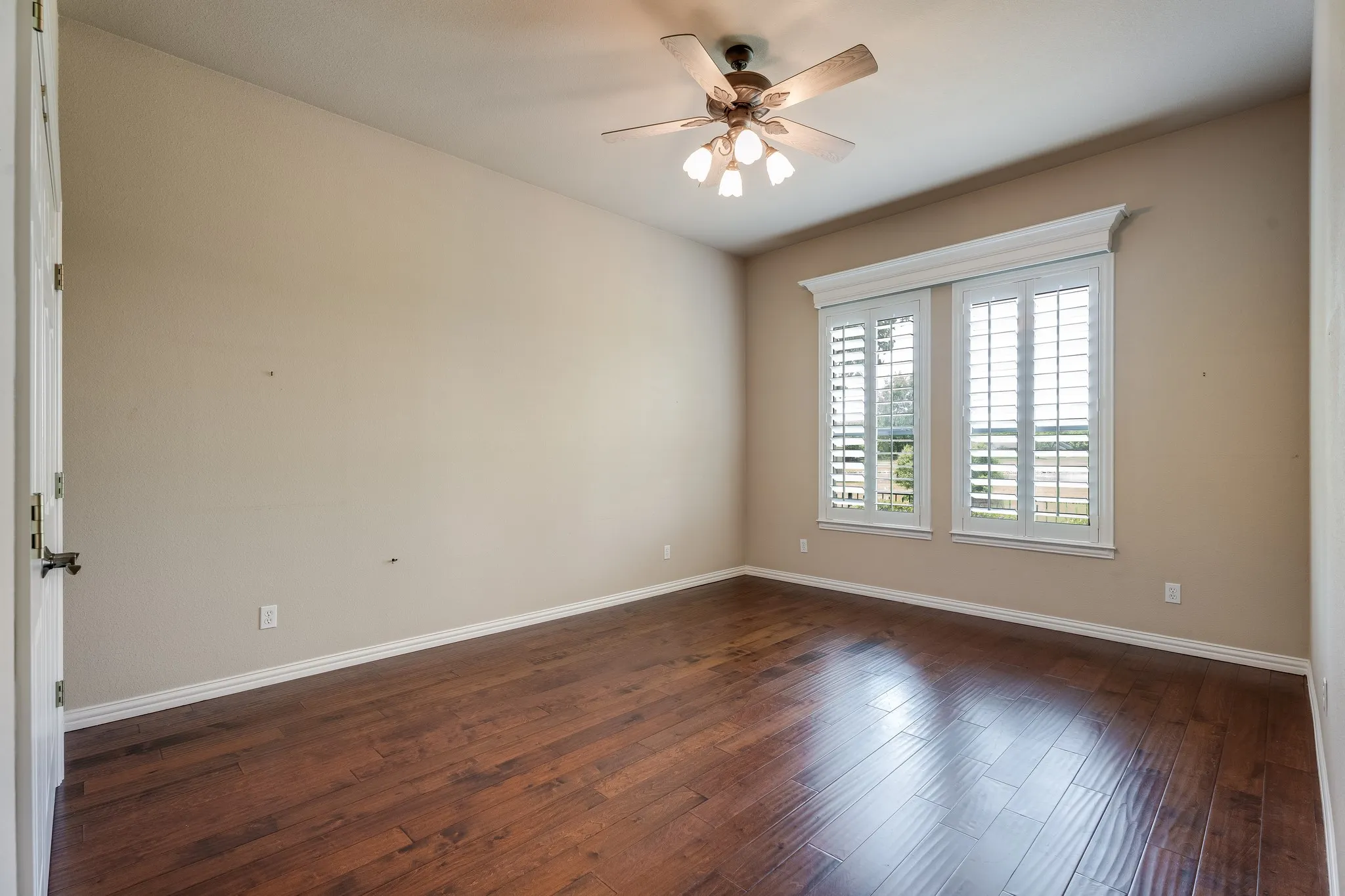 Single Family Residence For Rent in Hood County , 9520 Nutcracker Court, Granbury, Texas 76049, 2 Bedroom, 3 Bathroom, 2 Garage spaces, 2,782 Sqft, built in 2001, mls#21384441, Real Estate Agent in Granbury, Homes For Rent in Hood county, Homes For Rent in Granbury, Realtor in Granbury Texas, Real Estate Brokerage Independent Realty Texas, Luminita Cordes Realtor