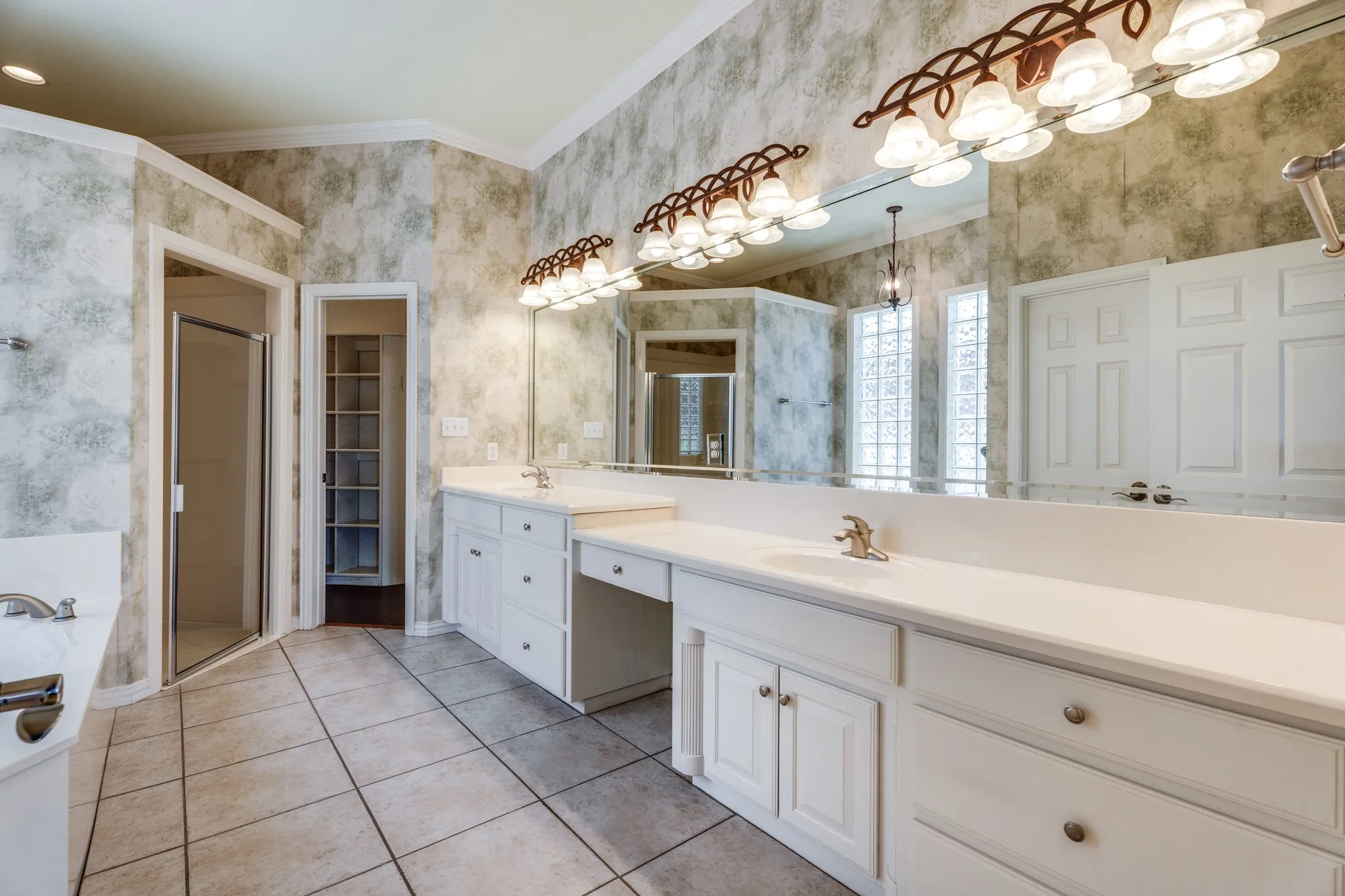 Single Family Residence For Rent in Hood County , 9520 Nutcracker Court, Granbury, Texas 76049, 2 Bedroom, 3 Bathroom, 2 Garage spaces, 2,782 Sqft, built in 2001, mls#21384441, Real Estate Agent in Granbury, Homes For Rent in Hood county, Homes For Rent in Granbury, Realtor in Granbury Texas, Real Estate Brokerage Independent Realty Texas, Luminita Cordes Realtor