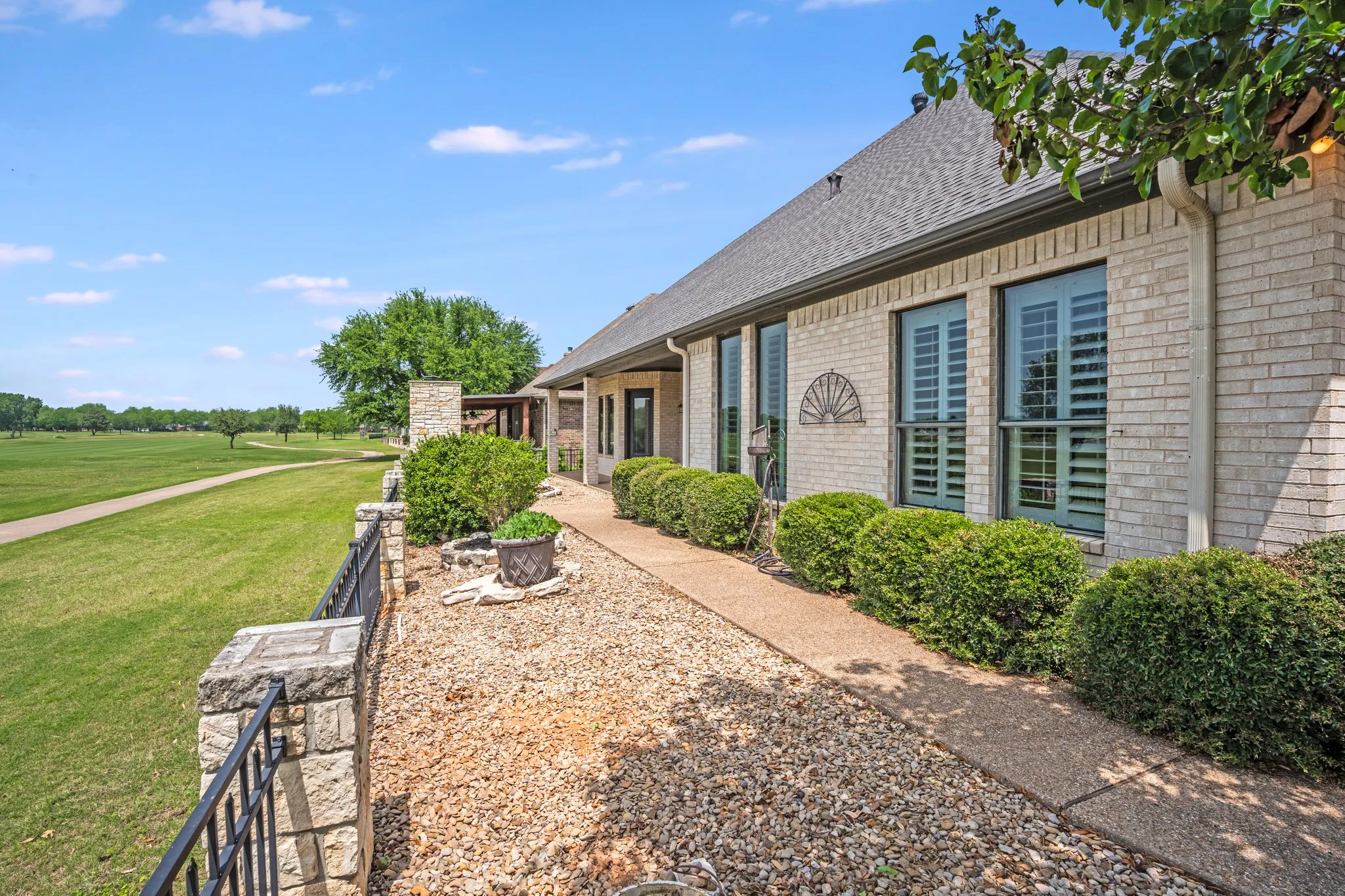Single Family Residence For Rent in Hood County , 9520 Nutcracker Court, Granbury, Texas 76049, 2 Bedroom, 3 Bathroom, 2 Garage spaces, 2,782 Sqft, built in 2001, mls#21384441, Real Estate Agent in Granbury, Homes For Rent in Hood county, Homes For Rent in Granbury, Realtor in Granbury Texas, Real Estate Brokerage Independent Realty Texas, Luminita Cordes Realtor