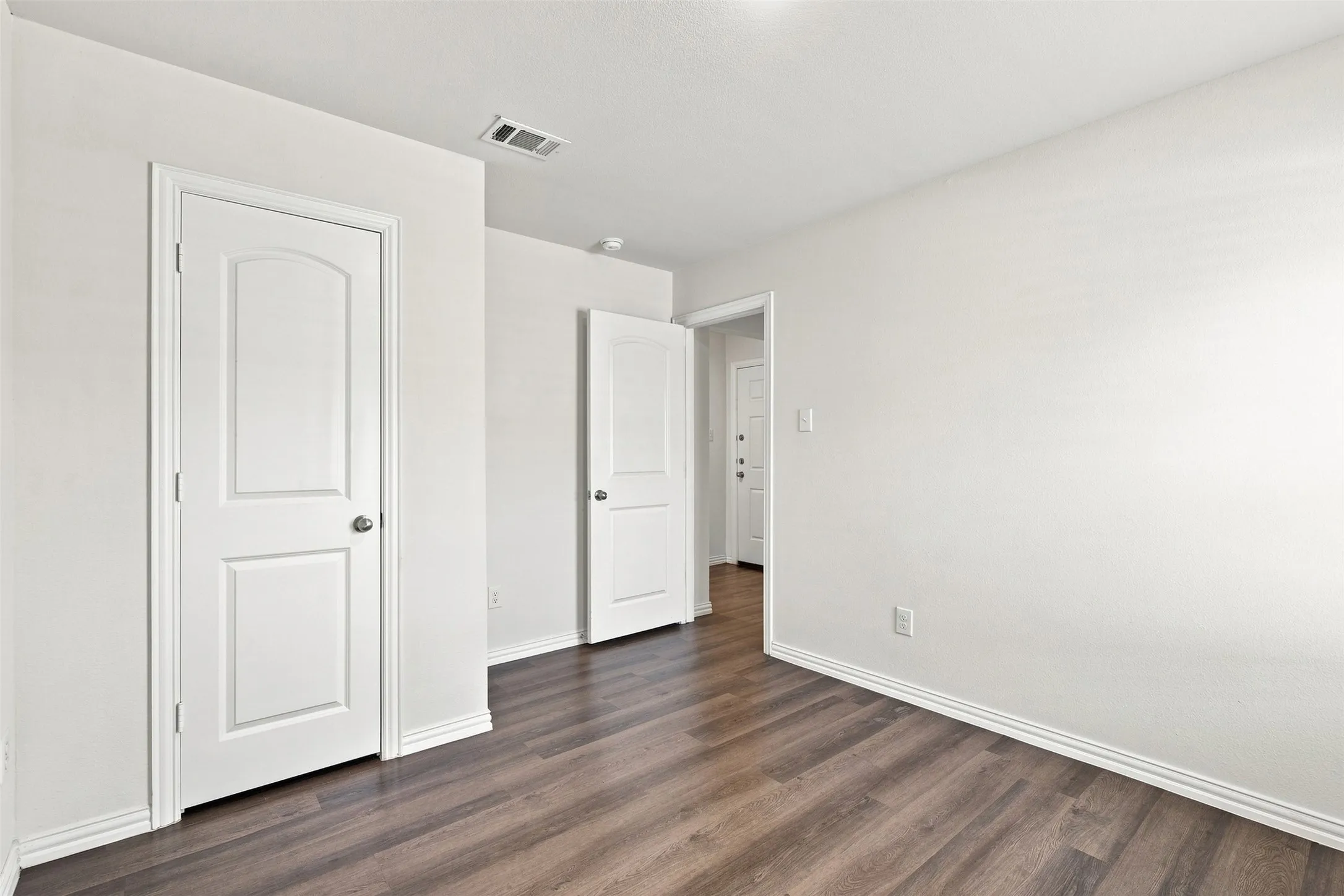 Single Family Residence For Rent in Grayson County , 413 E Hull Street, Denison, Texas 75020, 3 Bedroom, 2 Bathroom, 2 Garage spaces, 1,298 Sqft, built in 2023, mls#21387070, Real Estate Agent in Denison, Homes For Rent in Grayson county, Homes For Rent in Denison, Realtor in Denison Texas, Real Estate Brokerage Independent Realty Texas, Luminita Cordes Realtor