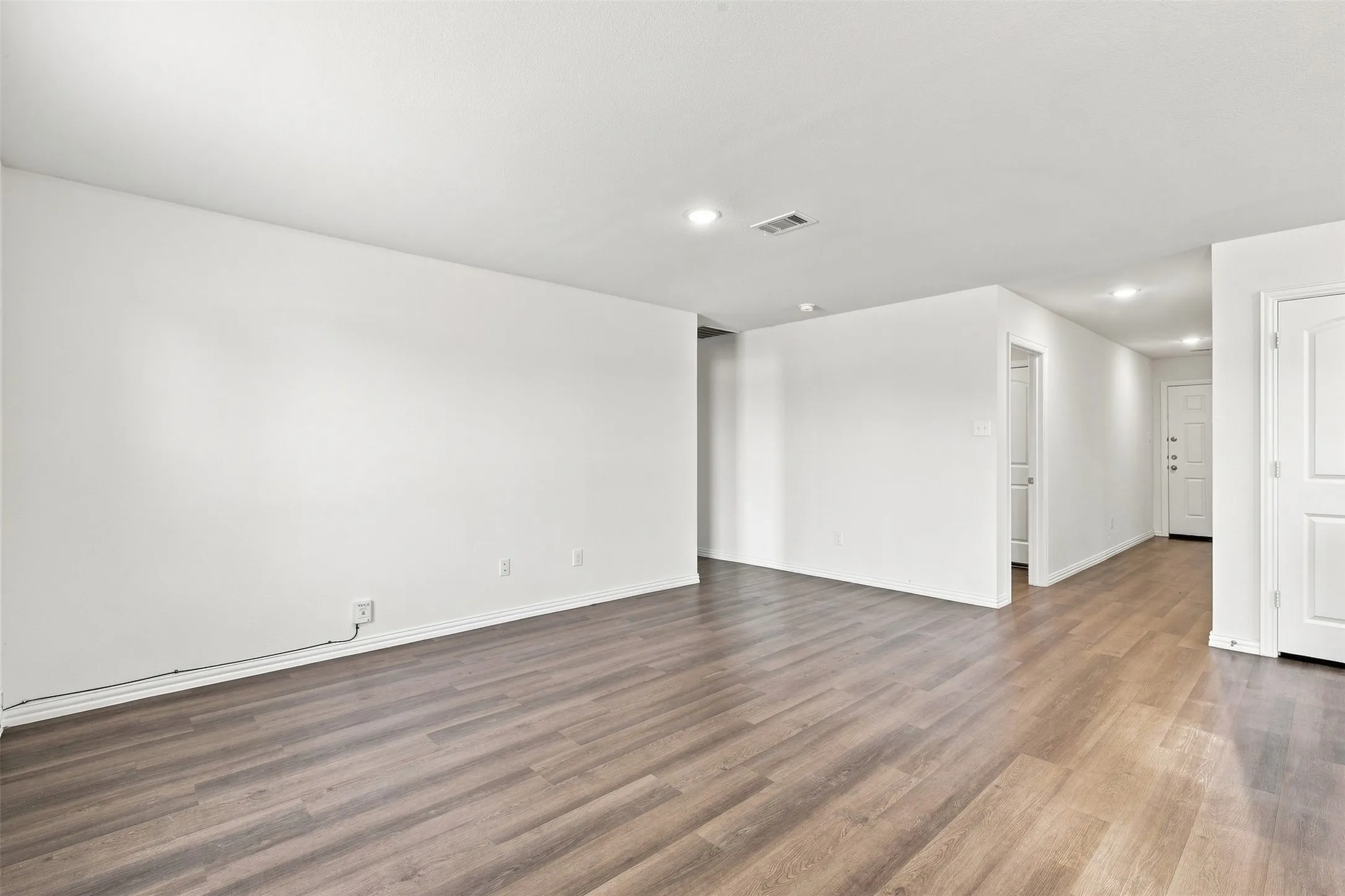 Single Family Residence For Rent in Grayson County , 413 E Hull Street, Denison, Texas 75020, 3 Bedroom, 2 Bathroom, 2 Garage spaces, 1,298 Sqft, built in 2023, mls#21387070, Real Estate Agent in Denison, Homes For Rent in Grayson county, Homes For Rent in Denison, Realtor in Denison Texas, Real Estate Brokerage Independent Realty Texas, Luminita Cordes Realtor