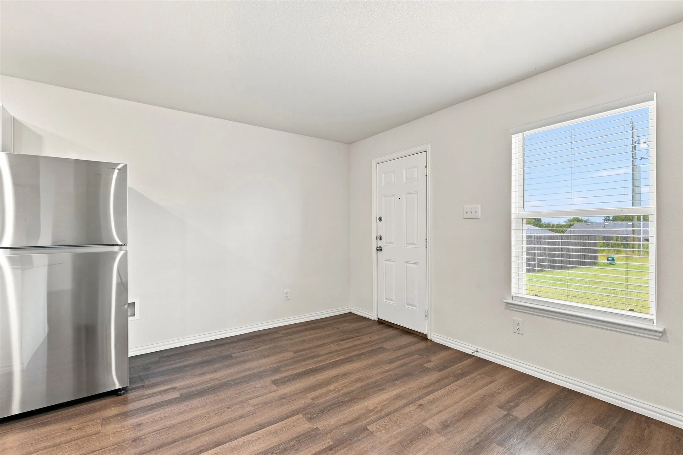 Single Family Residence For Rent in Grayson County , 413 E Hull Street, Denison, Texas 75020, 3 Bedroom, 2 Bathroom, 2 Garage spaces, 1,298 Sqft, built in 2023, mls#21387070, Real Estate Agent in Denison, Homes For Rent in Grayson county, Homes For Rent in Denison, Realtor in Denison Texas, Real Estate Brokerage Independent Realty Texas, Luminita Cordes Realtor