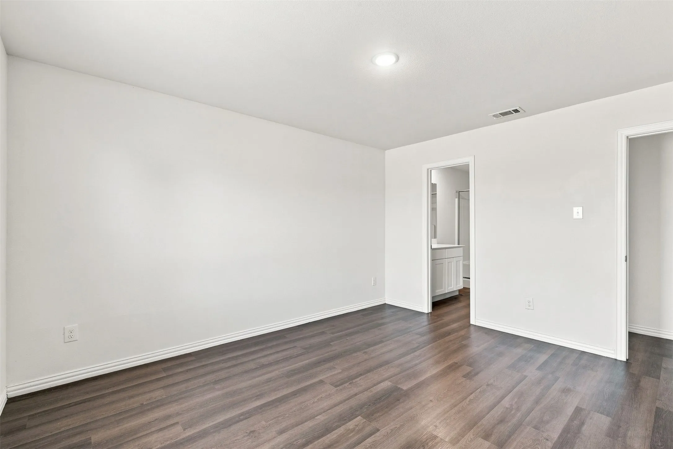 Single Family Residence For Rent in Grayson County , 413 E Hull Street, Denison, Texas 75020, 3 Bedroom, 2 Bathroom, 2 Garage spaces, 1,298 Sqft, built in 2023, mls#21387070, Real Estate Agent in Denison, Homes For Rent in Grayson county, Homes For Rent in Denison, Realtor in Denison Texas, Real Estate Brokerage Independent Realty Texas, Luminita Cordes Realtor