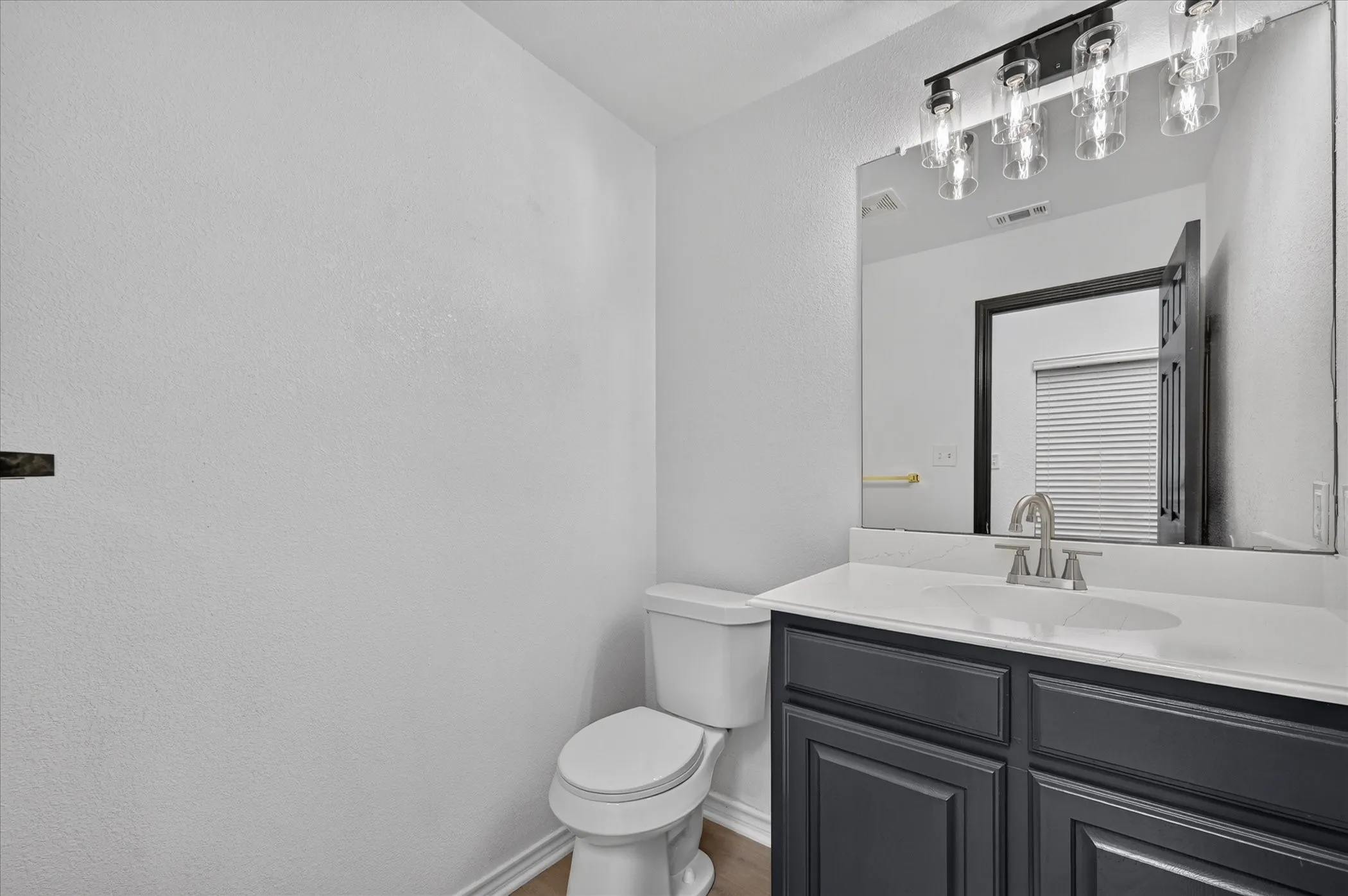 Duplex For Rent in Denton County , 4052 Saint Christopher Lane, Dallas, Texas 75287, 3 Bedroom, 3 Bathroom, 2 Garage spaces, 2,214 Sqft, built in 1984, mls#21387051, Real Estate Agent in Dallas, Homes For Rent in Denton county, Homes For Rent in Dallas, Realtor in Dallas Texas, Real Estate Brokerage Independent Realty Texas, Luminita Cordes Realtor