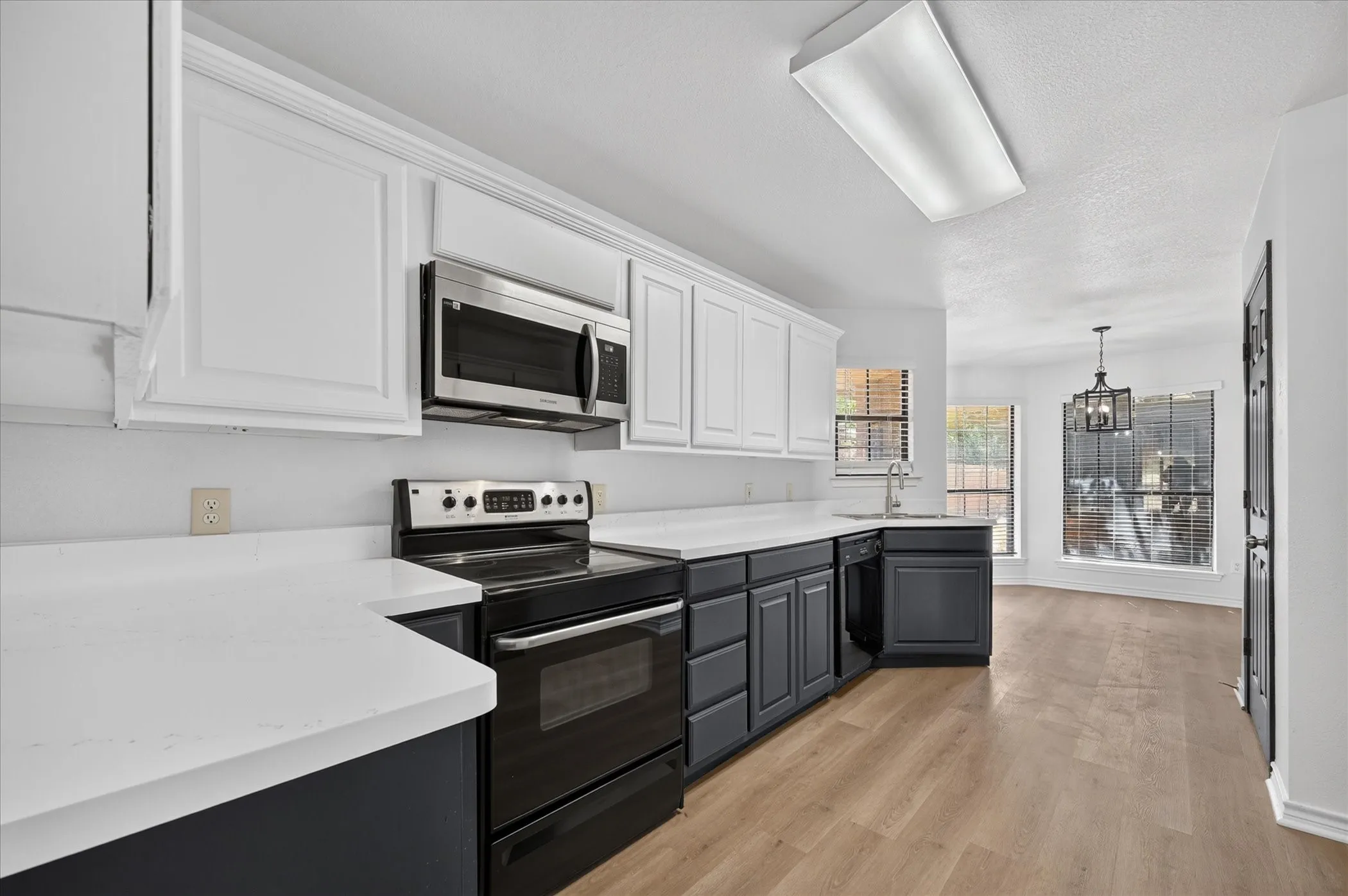 Duplex For Rent in Denton County , 4052 Saint Christopher Lane, Dallas, Texas 75287, 3 Bedroom, 3 Bathroom, 2 Garage spaces, 2,214 Sqft, built in 1984, mls#21387051, Real Estate Agent in Dallas, Homes For Rent in Denton county, Homes For Rent in Dallas, Realtor in Dallas Texas, Real Estate Brokerage Independent Realty Texas, Luminita Cordes Realtor