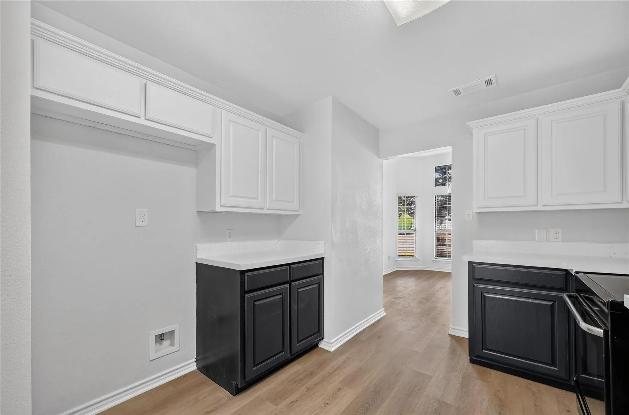 Duplex For Rent in Denton County , 4052 Saint Christopher Lane, Dallas, Texas 75287, 3 Bedroom, 3 Bathroom, 2 Garage spaces, 2,214 Sqft, built in 1984, mls#21387051, Real Estate Agent in Dallas, Homes For Rent in Denton county, Homes For Rent in Dallas, Realtor in Dallas Texas, Real Estate Brokerage Independent Realty Texas, Luminita Cordes Realtor