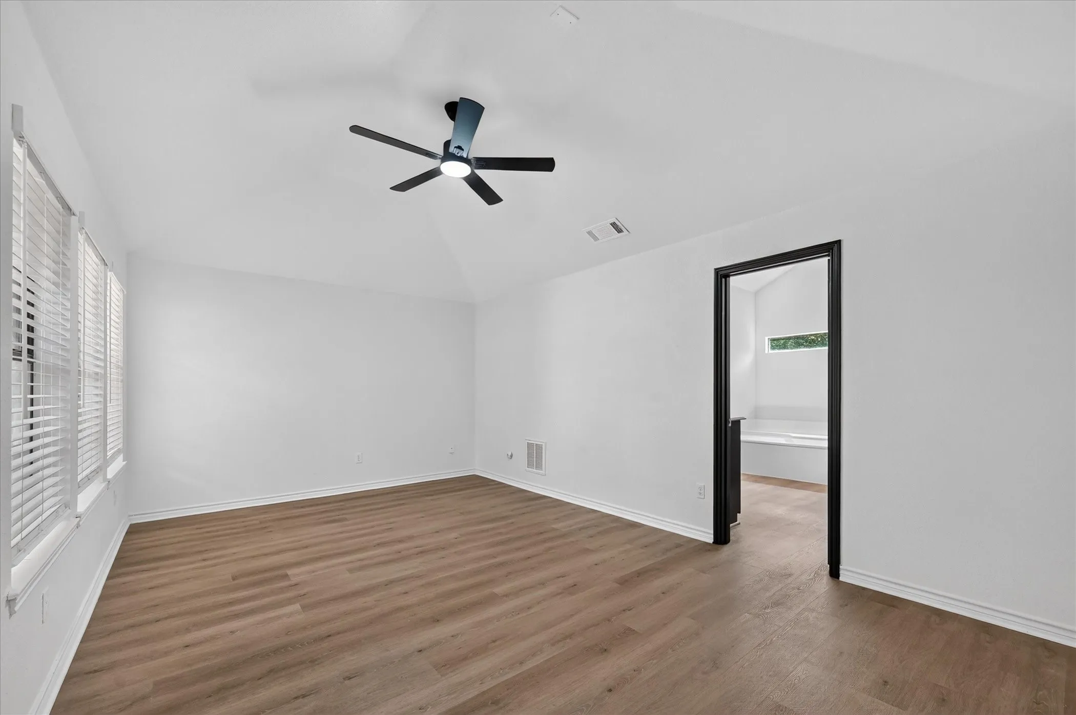 Duplex For Rent in Denton County , 4052 Saint Christopher Lane, Dallas, Texas 75287, 3 Bedroom, 3 Bathroom, 2 Garage spaces, 2,214 Sqft, built in 1984, mls#21387051, Real Estate Agent in Dallas, Homes For Rent in Denton county, Homes For Rent in Dallas, Realtor in Dallas Texas, Real Estate Brokerage Independent Realty Texas, Luminita Cordes Realtor