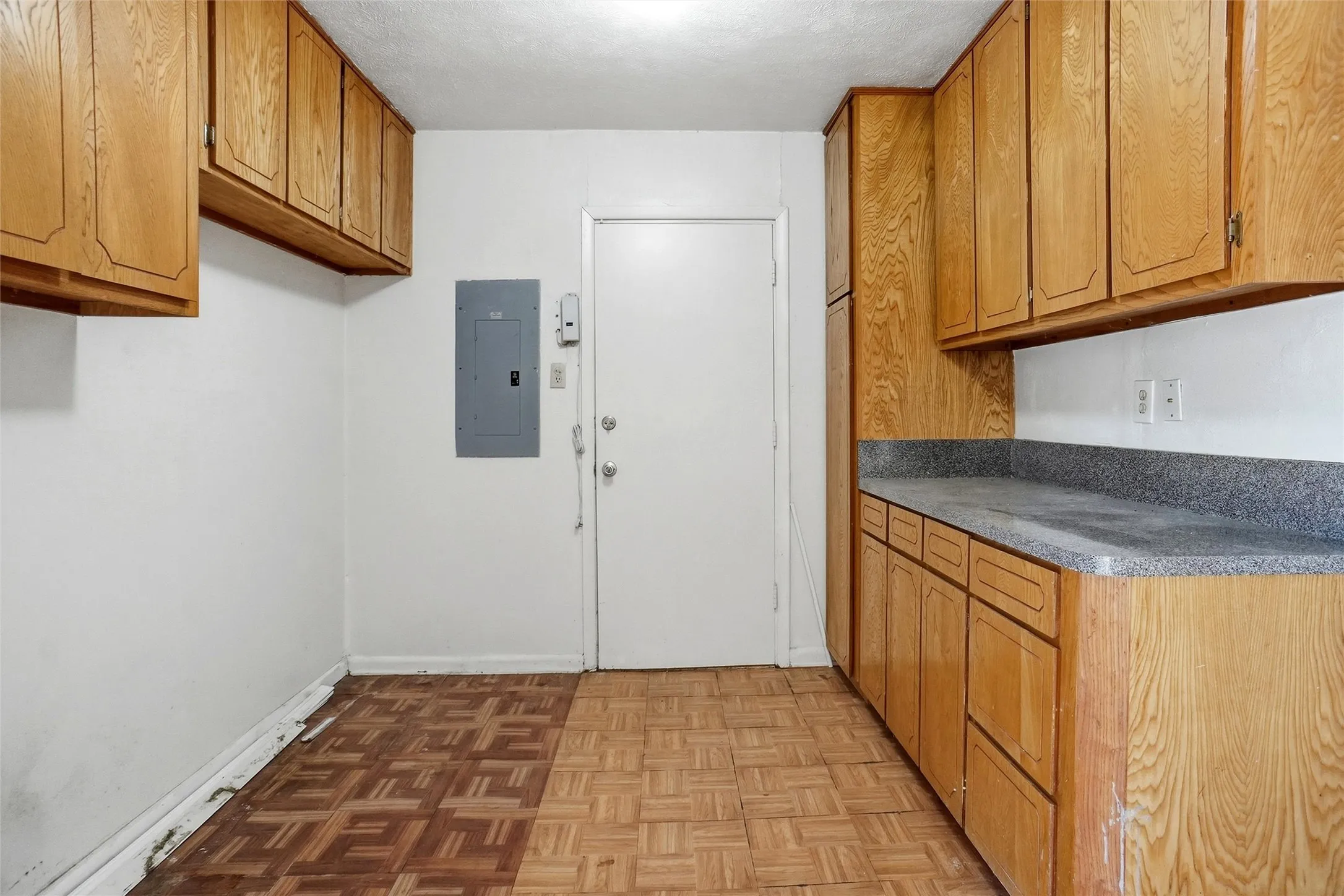 Single Family Residence For Sale in Denton County , 3805 Titan Trail, Denton, Texas 76209, 3 Bedroom, 2 Bathroom, Garage spaces, 1,272 Sqft, built in 1965, mls#21385879, Real Estate Agent in Denton, Homes For Sale in Denton county, Homes For Sale in Denton, Realtor in Denton Texas, Real Estate Brokerage Independent Realty Texas, Luminita Cordes Realtor