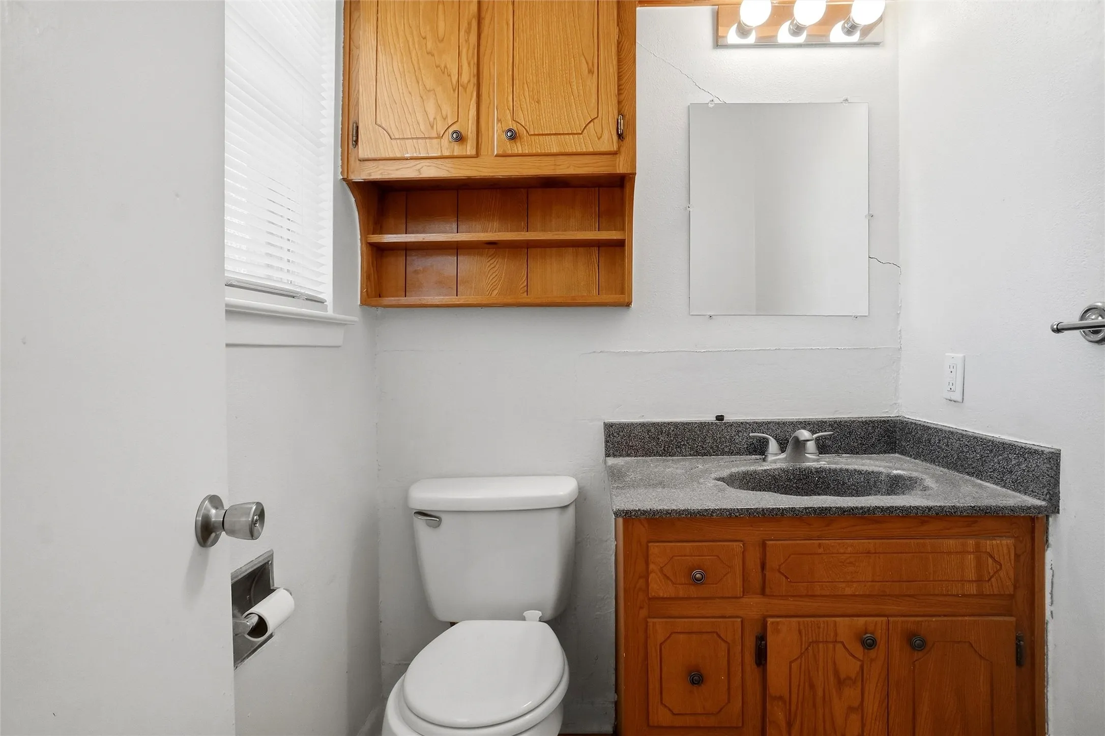 Single Family Residence For Sale in Denton County , 3805 Titan Trail, Denton, Texas 76209, 3 Bedroom, 2 Bathroom, Garage spaces, 1,272 Sqft, built in 1965, mls#21385879, Real Estate Agent in Denton, Homes For Sale in Denton county, Homes For Sale in Denton, Realtor in Denton Texas, Real Estate Brokerage Independent Realty Texas, Luminita Cordes Realtor