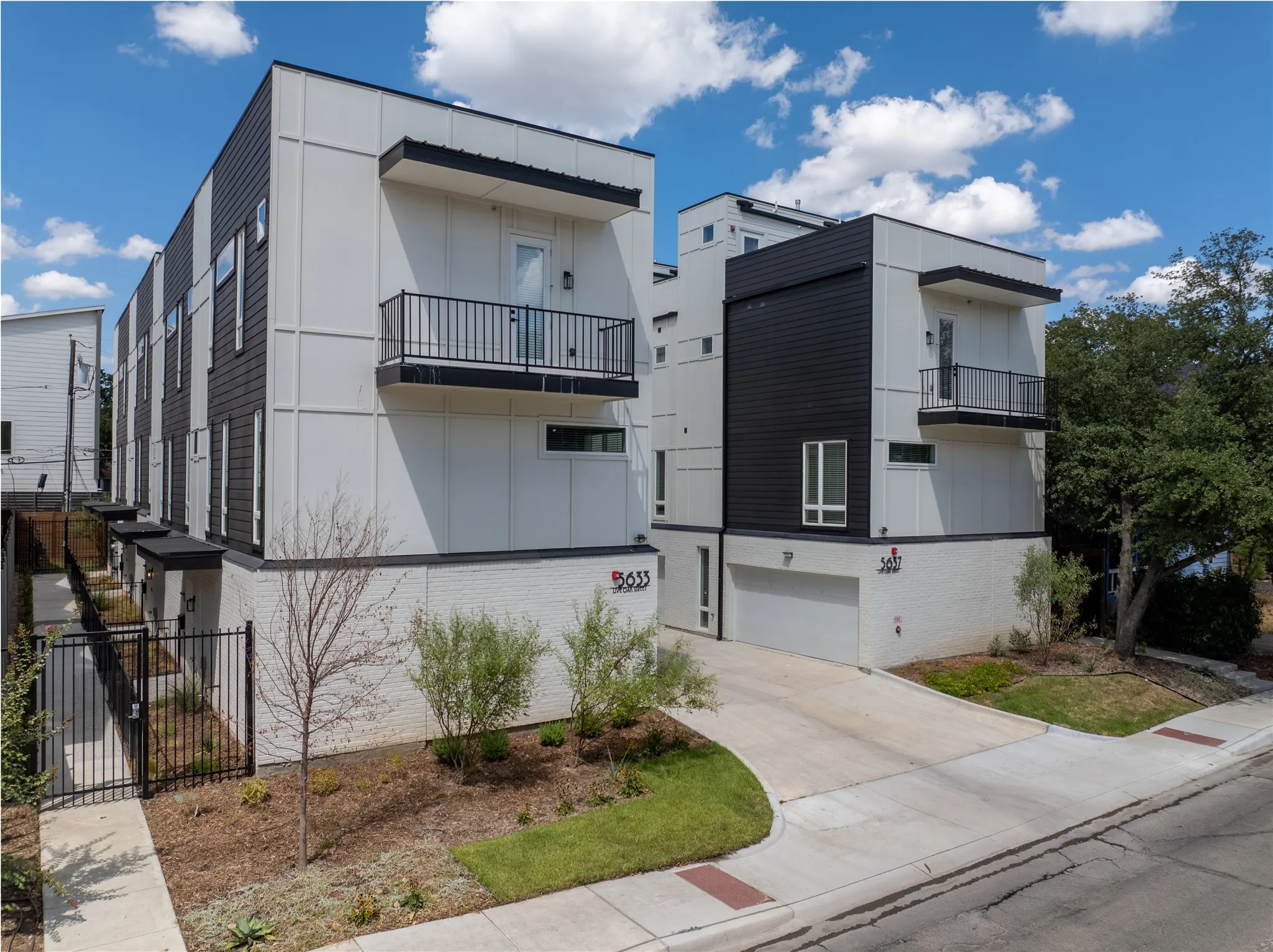Townhouse For Rent in Dallas County , 5633 Live Oak 102, Dallas, Texas 75206, 2 Bedroom, 3 Bathroom, 2 Garage spaces, 1,533 Sqft, built in 2025, mls#21386730, Real Estate Agent in Dallas, Homes For Rent in Dallas county, Homes For Rent in Dallas, Realtor in Dallas Texas, Real Estate Brokerage Independent Realty Texas, Luminita Cordes Realtor