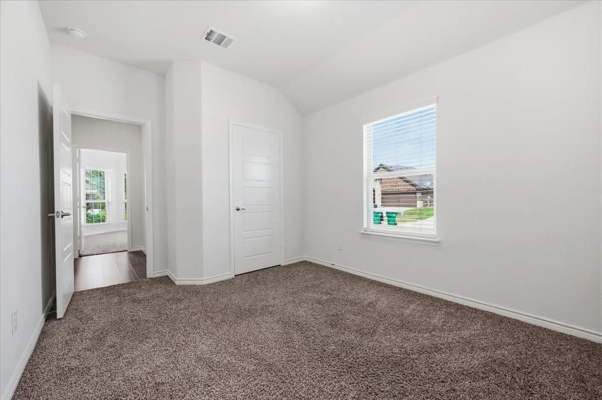 Single Family Residence For Sale in Ellis County , 228 Garden Grove Drive, Waxahachie, Texas 75165, 3 Bedroom, 2 Bathroom, 2 Garage spaces, 1,585 Sqft, built in 2019, mls#21387075, Real Estate Agent in Waxahachie, Homes For Sale in Ellis county, Homes For Sale in Waxahachie, Realtor in Waxahachie Texas, Real Estate Brokerage Independent Realty Texas, Luminita Cordes Realtor