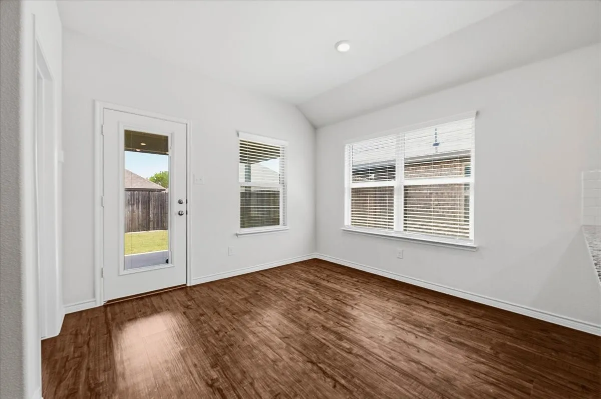 Single Family Residence For Sale in Ellis County , 228 Garden Grove Drive, Waxahachie, Texas 75165, 3 Bedroom, 2 Bathroom, 2 Garage spaces, 1,585 Sqft, built in 2019, mls#21387075, Real Estate Agent in Waxahachie, Homes For Sale in Ellis county, Homes For Sale in Waxahachie, Realtor in Waxahachie Texas, Real Estate Brokerage Independent Realty Texas, Luminita Cordes Realtor