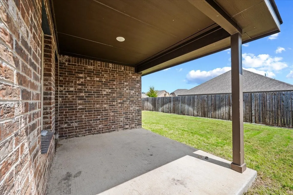 Single Family Residence For Sale in Ellis County , 228 Garden Grove Drive, Waxahachie, Texas 75165, 3 Bedroom, 2 Bathroom, 2 Garage spaces, 1,585 Sqft, built in 2019, mls#21387075, Real Estate Agent in Waxahachie, Homes For Sale in Ellis county, Homes For Sale in Waxahachie, Realtor in Waxahachie Texas, Real Estate Brokerage Independent Realty Texas, Luminita Cordes Realtor