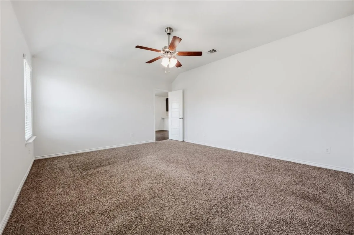 Single Family Residence For Sale in Ellis County , 228 Garden Grove Drive, Waxahachie, Texas 75165, 3 Bedroom, 2 Bathroom, 2 Garage spaces, 1,585 Sqft, built in 2019, mls#21387075, Real Estate Agent in Waxahachie, Homes For Sale in Ellis county, Homes For Sale in Waxahachie, Realtor in Waxahachie Texas, Real Estate Brokerage Independent Realty Texas, Luminita Cordes Realtor