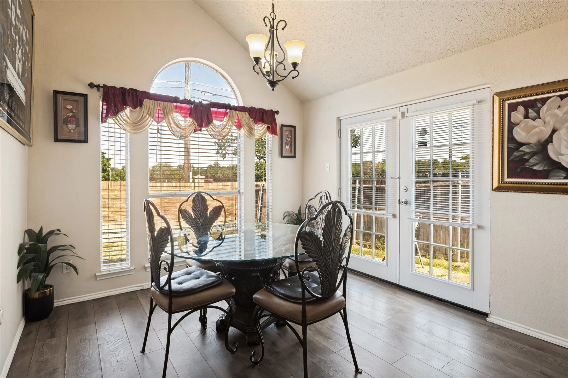Single Family Residence For Sale in Dallas County , 12927 Parker Court, Balch Springs, Texas 75180, 3 Bedroom, 2 Bathroom, 2 Garage spaces, 1,745 Sqft, built in 1994, mls#21386119, Real Estate Agent in Balch Springs, Homes For Sale in Dallas county, Homes For Sale in Balch Springs, Realtor in Balch Springs Texas, Real Estate Brokerage Independent Realty Texas, Luminita Cordes Realtor