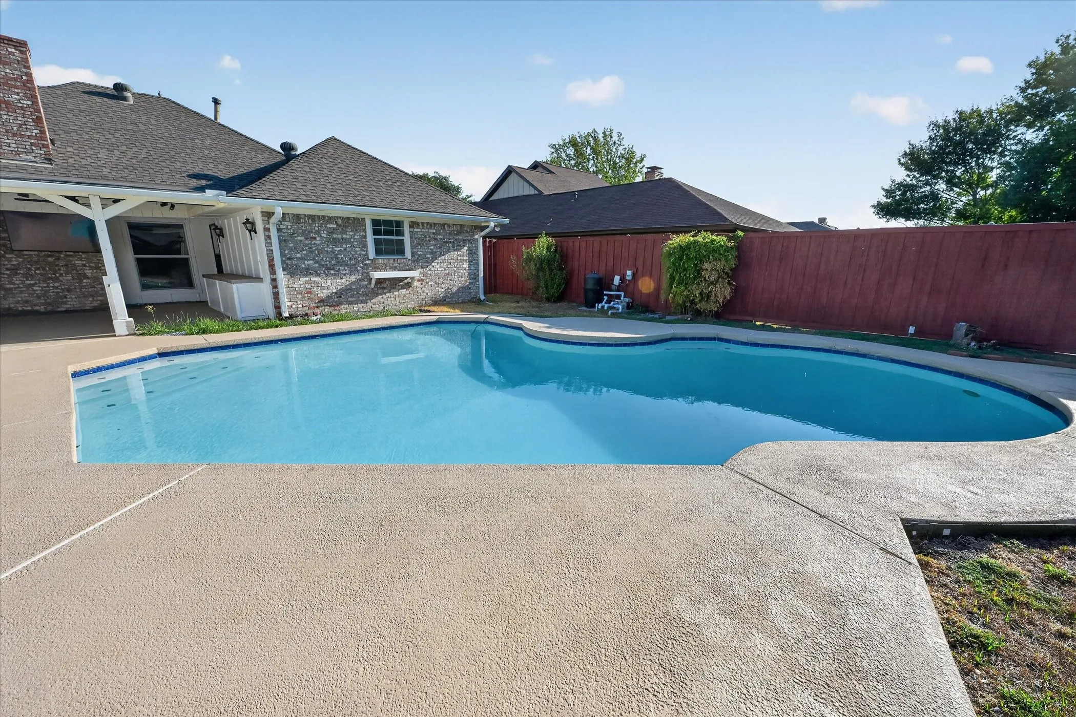 Original Photo of Pool area.