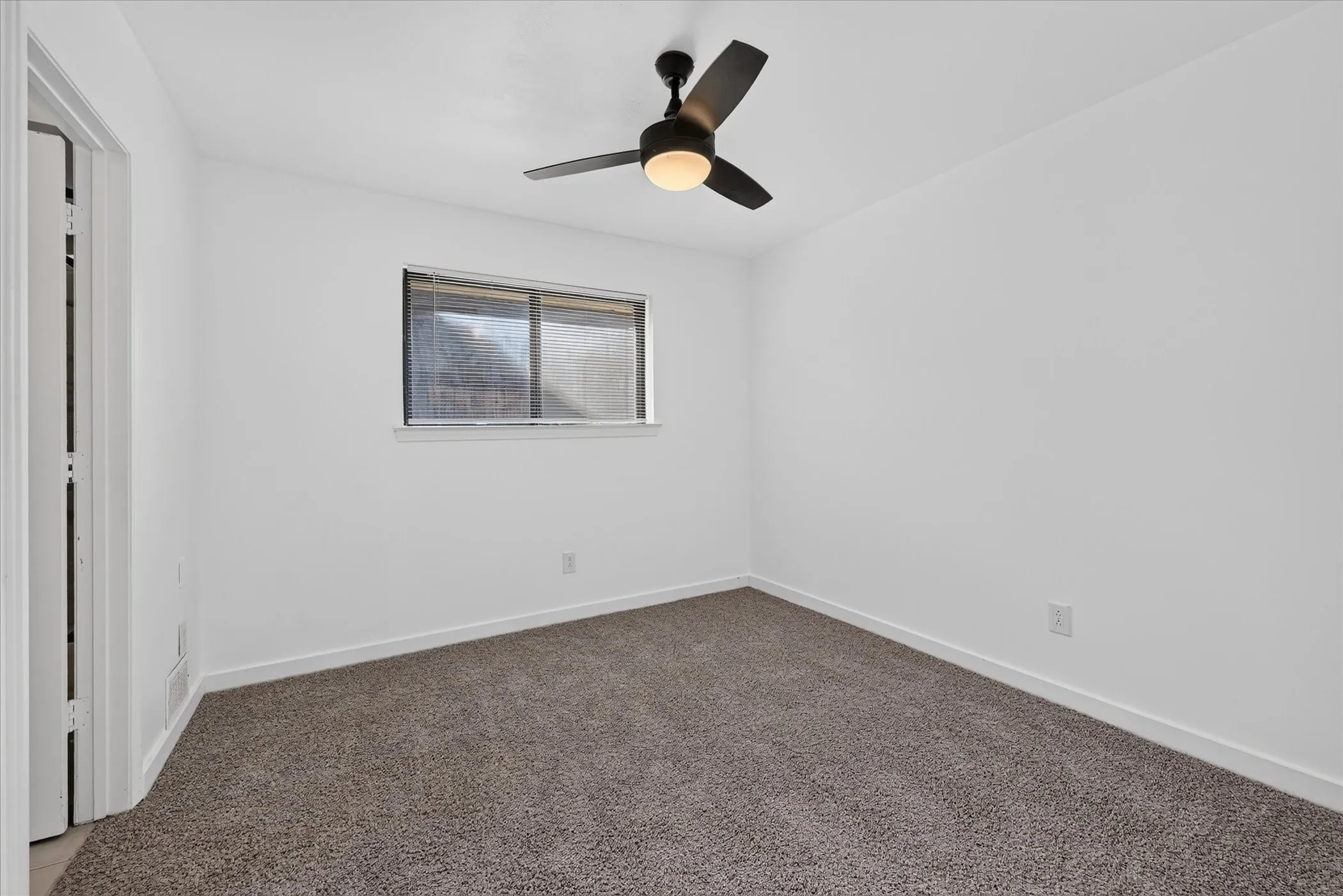 Original photo of bedroom