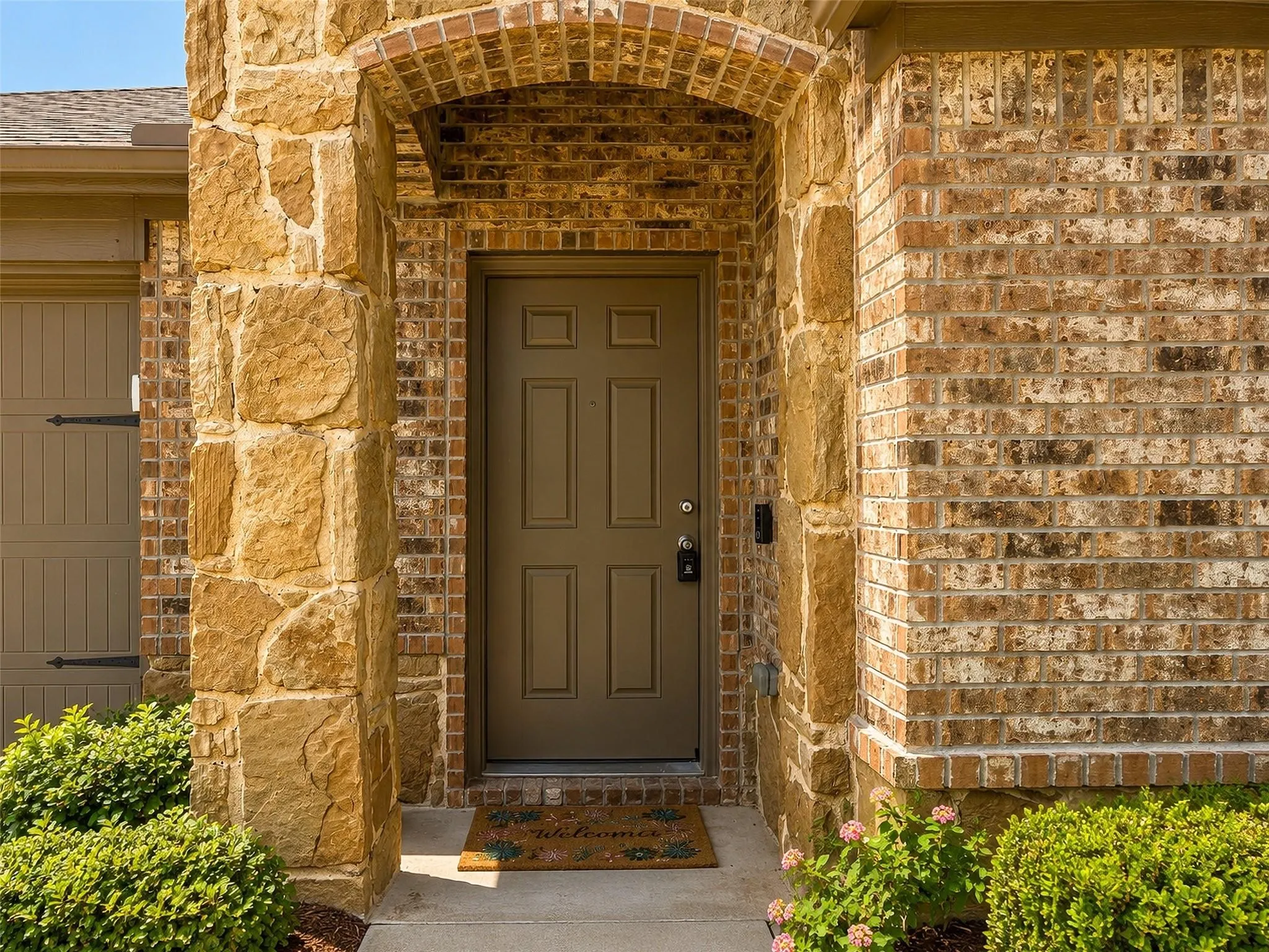 Single Family Residence For Sale in Kaufman County , 2327 San Marcos Drive, Forney, Texas 75126, 4 Bedroom, 2 Bathroom, 2 Garage spaces, 2,140 Sqft, built in 2017, mls#21387082, Real Estate Agent in Forney, Homes For Sale in Kaufman county, Homes For Sale in Forney, Realtor in Forney Texas, Real Estate Brokerage Independent Realty Texas, Luminita Cordes Realtor