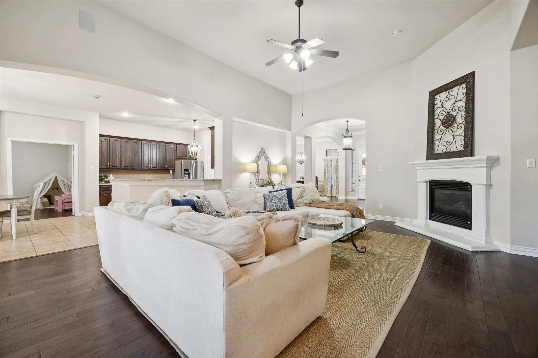 Single Family Residence For Sale in Tarrant County , 520 Unbridled Lane, Keller, Texas 76248, 4 Bedroom, 4 Bathroom, 3 Garage spaces, 3,194 Sqft, built in 2005, mls#21386886, Real Estate Agent in Keller, Homes For Sale in Tarrant county, Homes For Sale in Keller, Realtor in Keller Texas, Real Estate Brokerage Independent Realty Texas, Luminita Cordes Realtor