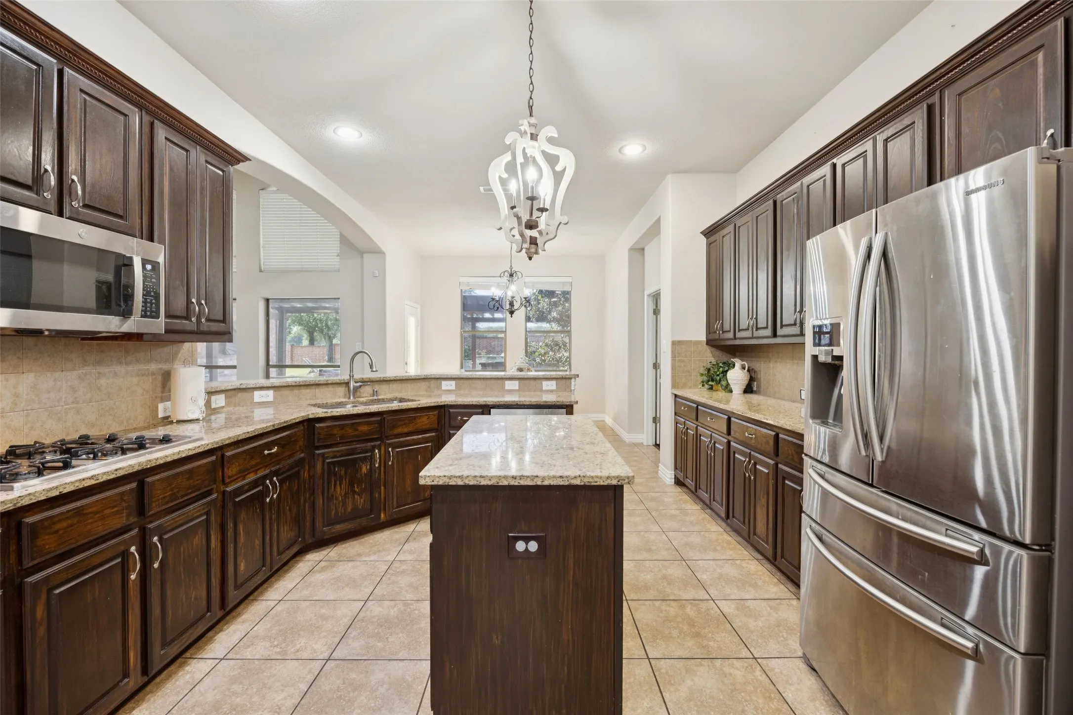 Single Family Residence For Sale in Tarrant County , 520 Unbridled Lane, Keller, Texas 76248, 4 Bedroom, 4 Bathroom, 3 Garage spaces, 3,194 Sqft, built in 2005, mls#21386886, Real Estate Agent in Keller, Homes For Sale in Tarrant county, Homes For Sale in Keller, Realtor in Keller Texas, Real Estate Brokerage Independent Realty Texas, Luminita Cordes Realtor