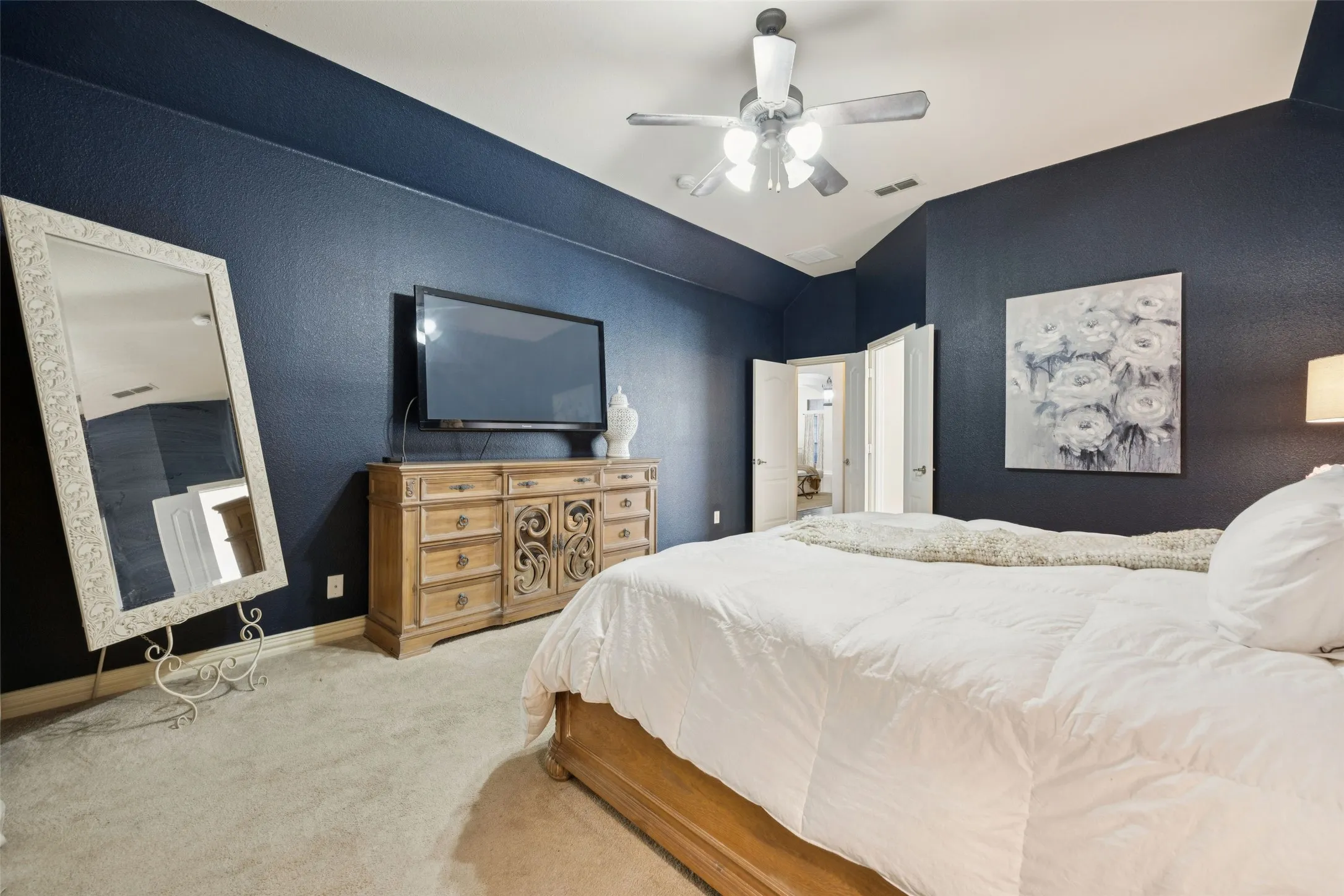 Single Family Residence For Sale in Tarrant County , 520 Unbridled Lane, Keller, Texas 76248, 4 Bedroom, 4 Bathroom, 3 Garage spaces, 3,194 Sqft, built in 2005, mls#21386886, Real Estate Agent in Keller, Homes For Sale in Tarrant county, Homes For Sale in Keller, Realtor in Keller Texas, Real Estate Brokerage Independent Realty Texas, Luminita Cordes Realtor