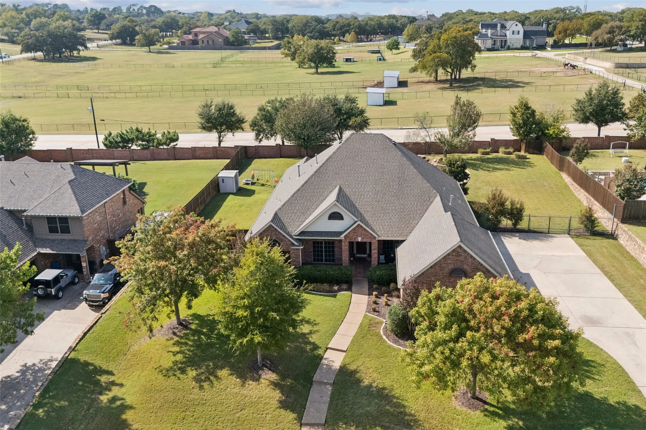 Single Family Residence For Sale in Tarrant County , 520 Unbridled Lane, Keller, Texas 76248, 4 Bedroom, 4 Bathroom, 3 Garage spaces, 3,194 Sqft, built in 2005, mls#21386886, Real Estate Agent in Keller, Homes For Sale in Tarrant county, Homes For Sale in Keller, Realtor in Keller Texas, Real Estate Brokerage Independent Realty Texas, Luminita Cordes Realtor