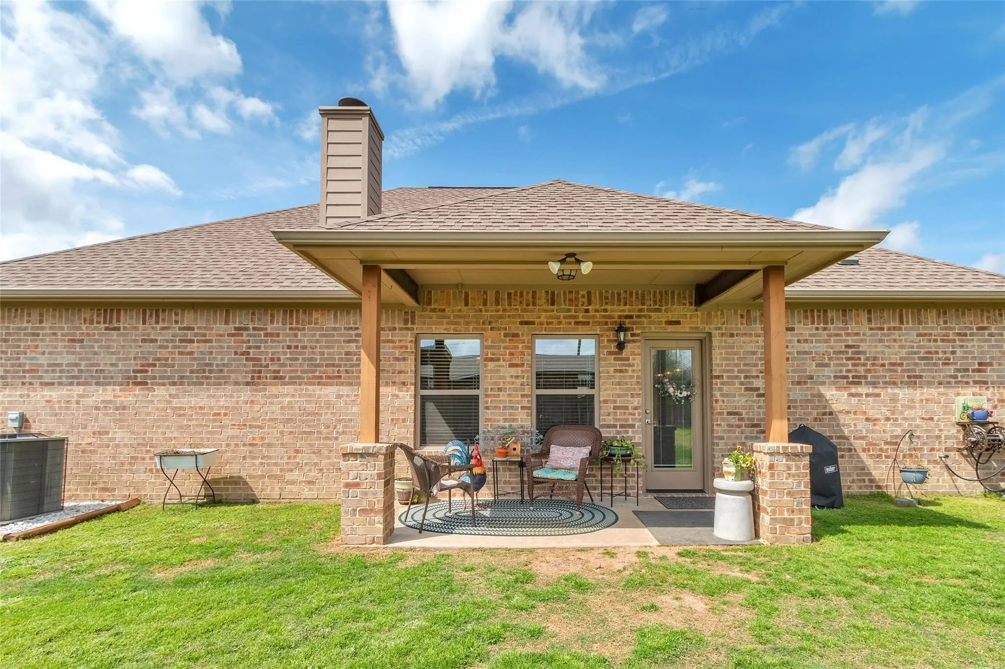 Single Family Residence For Rent in Henderson County , 129 OAK SPRINGS Loop, Mabank, Texas 75147, 3 Bedroom, 2 Bathroom, 2 Garage spaces, 1,580 Sqft, built in 2017, mls#21387081, Real Estate Agent in Mabank, Homes For Rent in Henderson county, Homes For Rent in Mabank, Realtor in Mabank Texas, Real Estate Brokerage Independent Realty Texas, Luminita Cordes Realtor