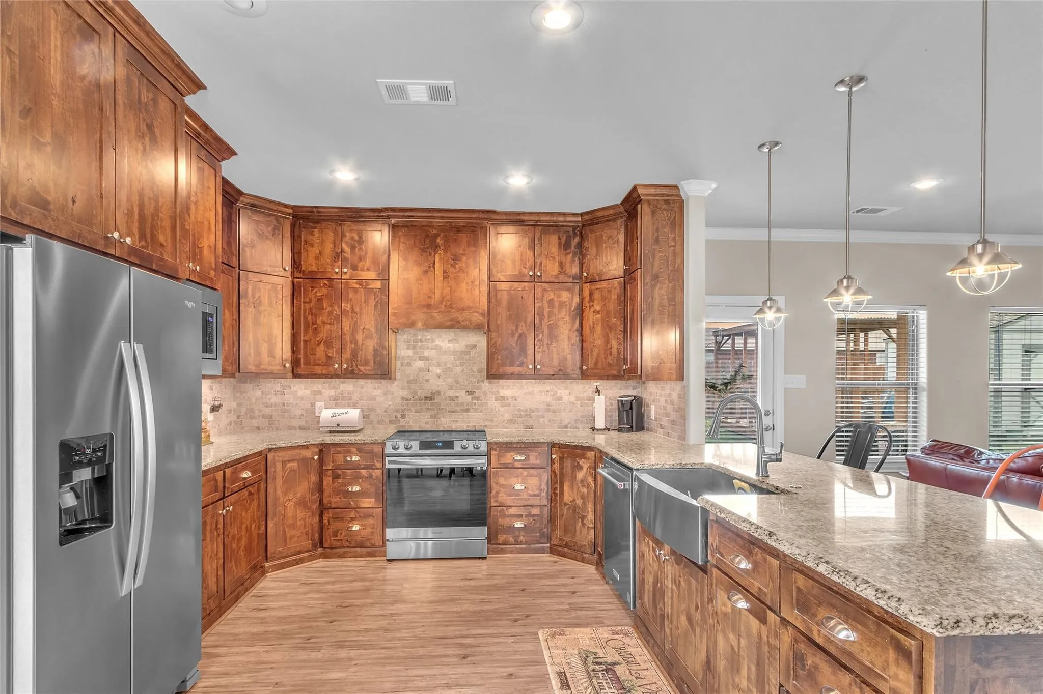 Single Family Residence For Rent in Henderson County , 129 OAK SPRINGS Loop, Mabank, Texas 75147, 3 Bedroom, 2 Bathroom, 2 Garage spaces, 1,580 Sqft, built in 2017, mls#21387081, Real Estate Agent in Mabank, Homes For Rent in Henderson county, Homes For Rent in Mabank, Realtor in Mabank Texas, Real Estate Brokerage Independent Realty Texas, Luminita Cordes Realtor
