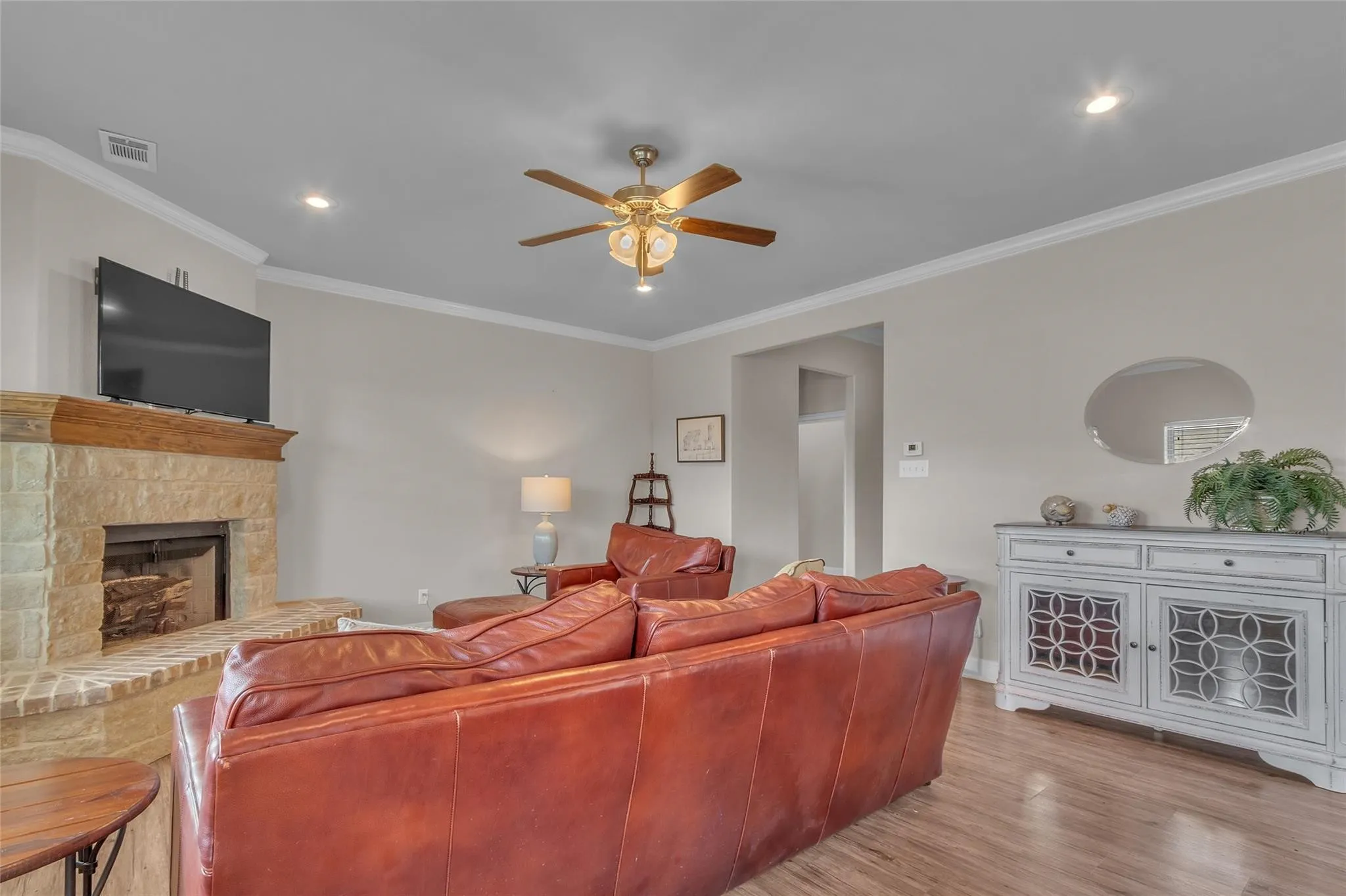 Single Family Residence For Rent in Henderson County , 129 OAK SPRINGS Loop, Mabank, Texas 75147, 3 Bedroom, 2 Bathroom, 2 Garage spaces, 1,580 Sqft, built in 2017, mls#21387081, Real Estate Agent in Mabank, Homes For Rent in Henderson county, Homes For Rent in Mabank, Realtor in Mabank Texas, Real Estate Brokerage Independent Realty Texas, Luminita Cordes Realtor