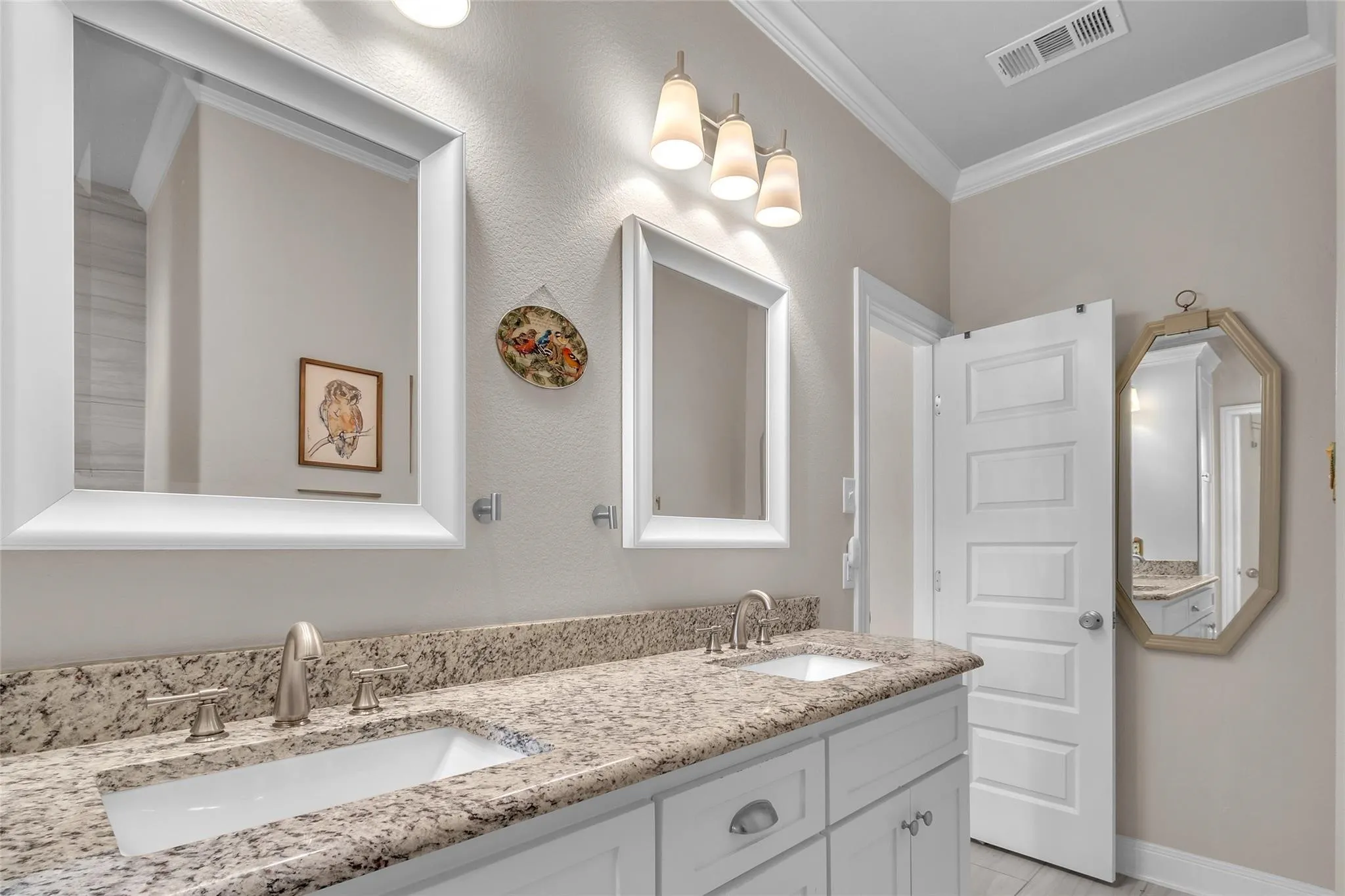 Single Family Residence For Rent in Henderson County , 129 OAK SPRINGS Loop, Mabank, Texas 75147, 3 Bedroom, 2 Bathroom, 2 Garage spaces, 1,580 Sqft, built in 2017, mls#21387081, Real Estate Agent in Mabank, Homes For Rent in Henderson county, Homes For Rent in Mabank, Realtor in Mabank Texas, Real Estate Brokerage Independent Realty Texas, Luminita Cordes Realtor
