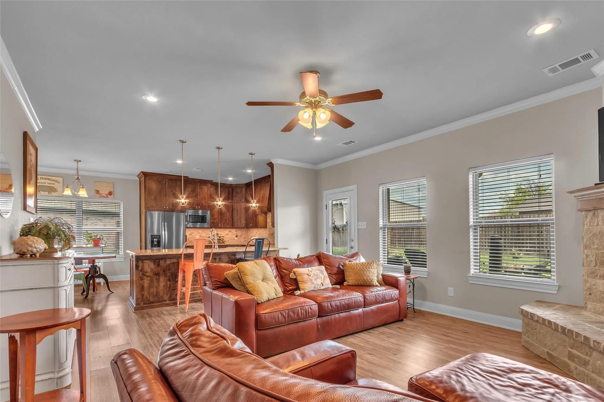 Single Family Residence For Rent in Henderson County , 129 OAK SPRINGS Loop, Mabank, Texas 75147, 3 Bedroom, 2 Bathroom, 2 Garage spaces, 1,580 Sqft, built in 2017, mls#21387081, Real Estate Agent in Mabank, Homes For Rent in Henderson county, Homes For Rent in Mabank, Realtor in Mabank Texas, Real Estate Brokerage Independent Realty Texas, Luminita Cordes Realtor