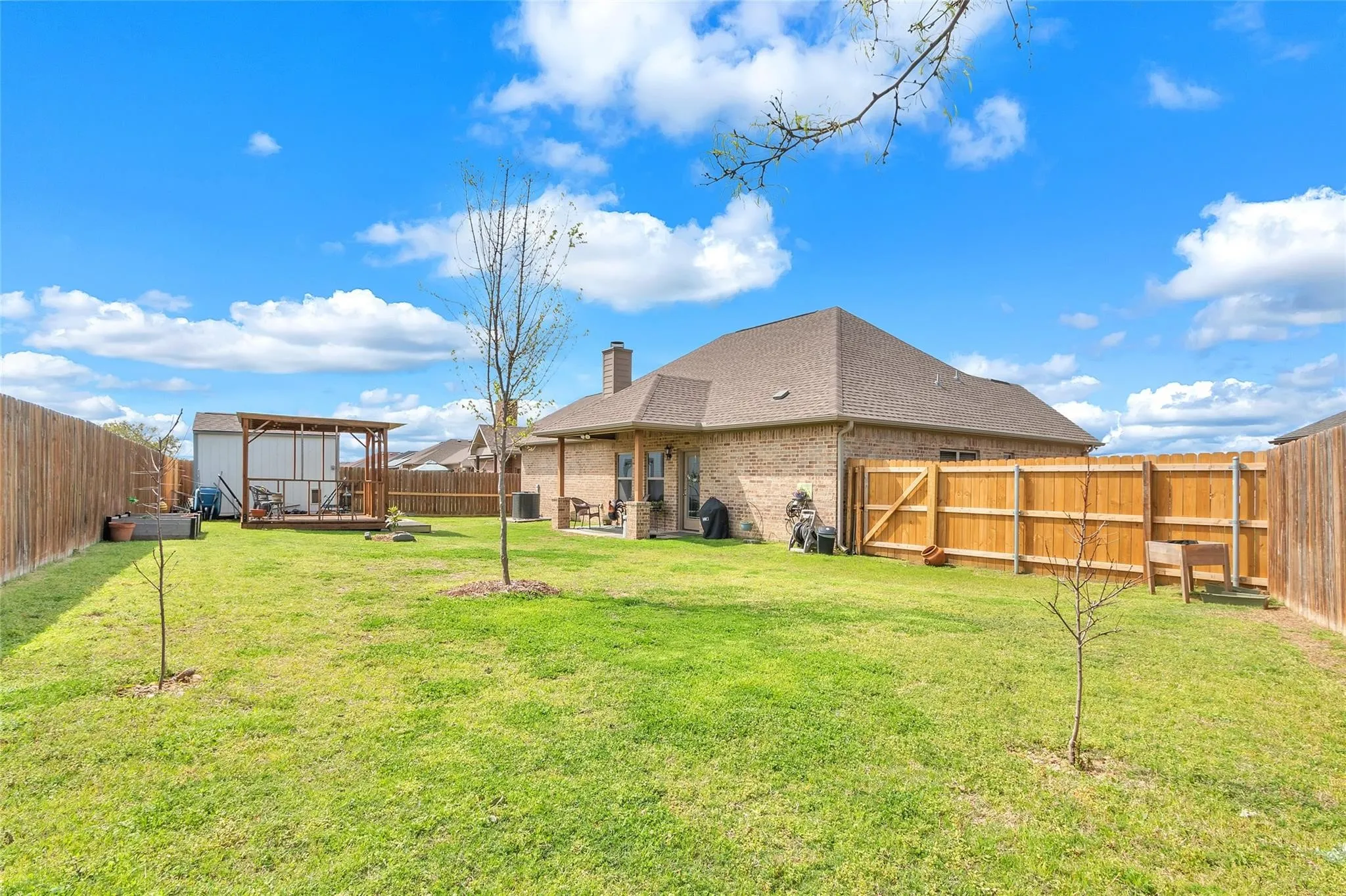Single Family Residence For Rent in Henderson County , 129 OAK SPRINGS Loop, Mabank, Texas 75147, 3 Bedroom, 2 Bathroom, 2 Garage spaces, 1,580 Sqft, built in 2017, mls#21387081, Real Estate Agent in Mabank, Homes For Rent in Henderson county, Homes For Rent in Mabank, Realtor in Mabank Texas, Real Estate Brokerage Independent Realty Texas, Luminita Cordes Realtor