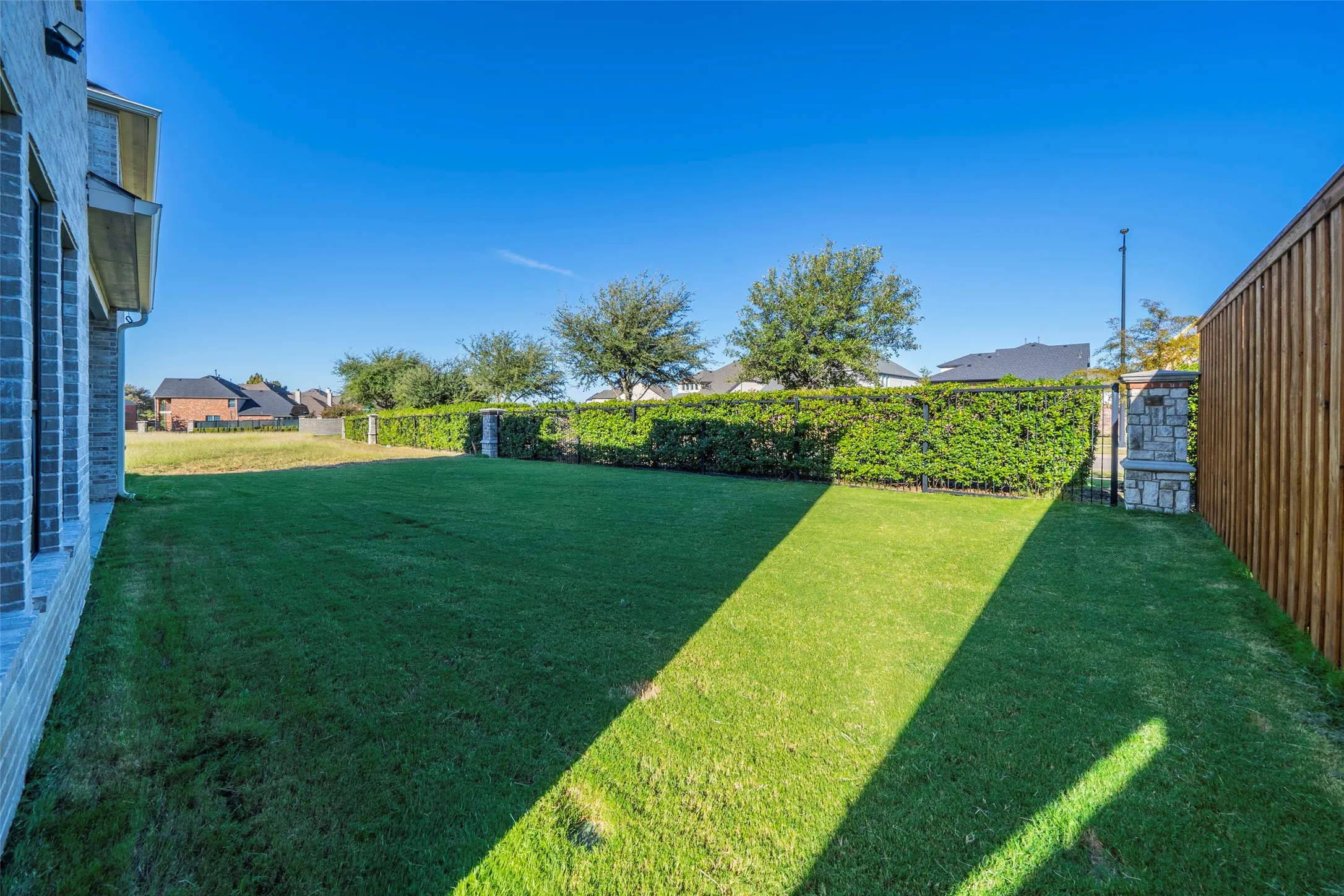 Single Family Residence For Sale in Collin County , 9840 Wyndbrook Drive, Frisco, Texas 75035, 6 Bedroom, 7 Bathroom, 2 Garage spaces, 4,703 Sqft, built in 2023, mls#21386426, Real Estate Agent in Frisco, Homes For Sale in Collin county, Homes For Sale in Frisco, Realtor in Frisco Texas, Real Estate Brokerage Independent Realty Texas, Luminita Cordes Realtor