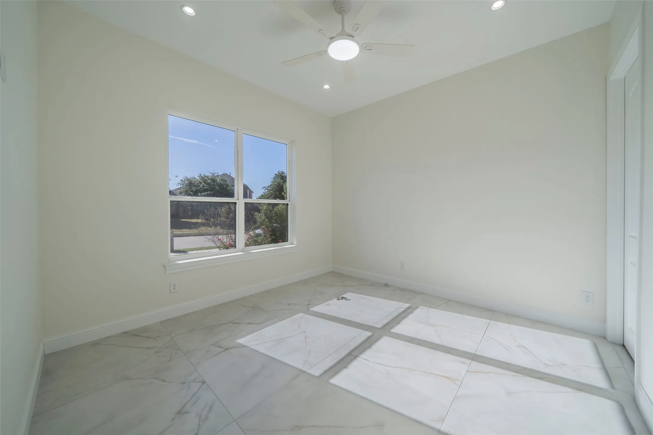 Single Family Residence For Sale in Collin County , 9840 Wyndbrook Drive, Frisco, Texas 75035, 6 Bedroom, 7 Bathroom, 2 Garage spaces, 4,703 Sqft, built in 2023, mls#21386426, Real Estate Agent in Frisco, Homes For Sale in Collin county, Homes For Sale in Frisco, Realtor in Frisco Texas, Real Estate Brokerage Independent Realty Texas, Luminita Cordes Realtor