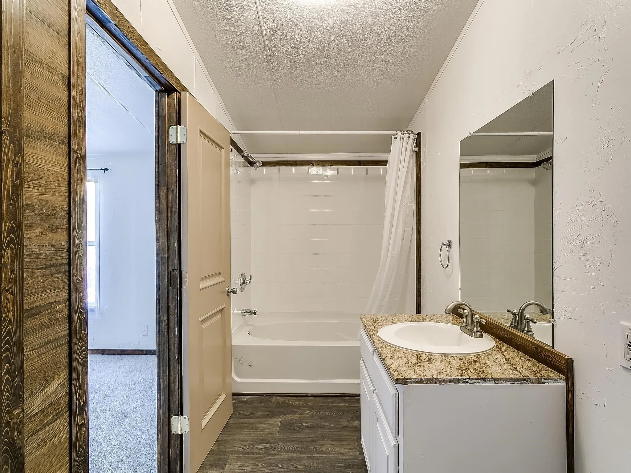 Mobile Home For Rent in Tarrant County , 1802 Whispering Oaks Street, Burleson, Texas 76028, 3 Bedroom, 2 Bathroom, Garage spaces, 1,216 Sqft, built in 1996, mls#21387072, Real Estate Agent in Burleson, Homes For Rent in Tarrant county, Homes For Rent in Burleson, Realtor in Burleson Texas, Real Estate Brokerage Independent Realty Texas, Luminita Cordes Realtor