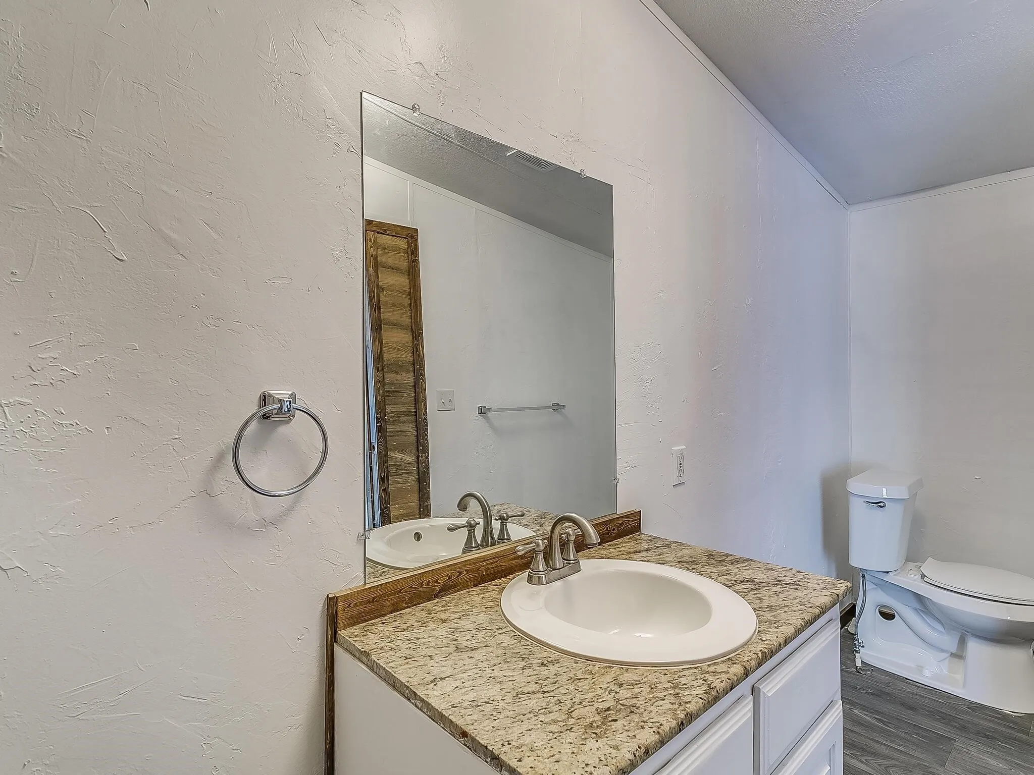 Mobile Home For Rent in Tarrant County , 1802 Whispering Oaks Street, Burleson, Texas 76028, 3 Bedroom, 2 Bathroom, Garage spaces, 1,216 Sqft, built in 1996, mls#21387072, Real Estate Agent in Burleson, Homes For Rent in Tarrant county, Homes For Rent in Burleson, Realtor in Burleson Texas, Real Estate Brokerage Independent Realty Texas, Luminita Cordes Realtor